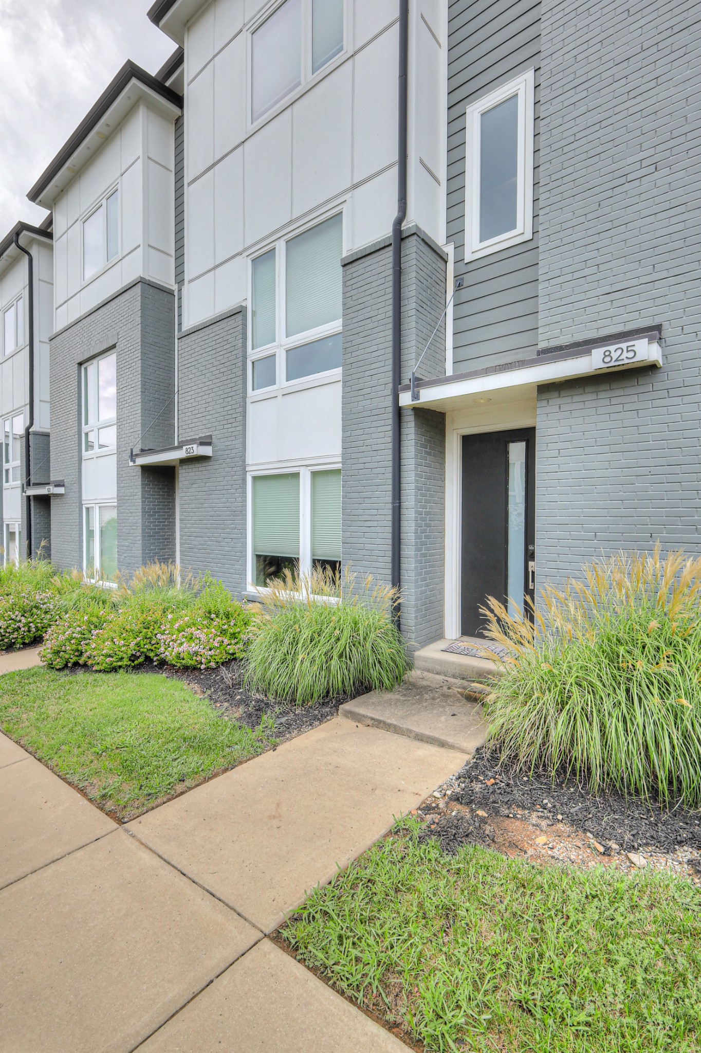 825 Vibe Pl Property Photo 1