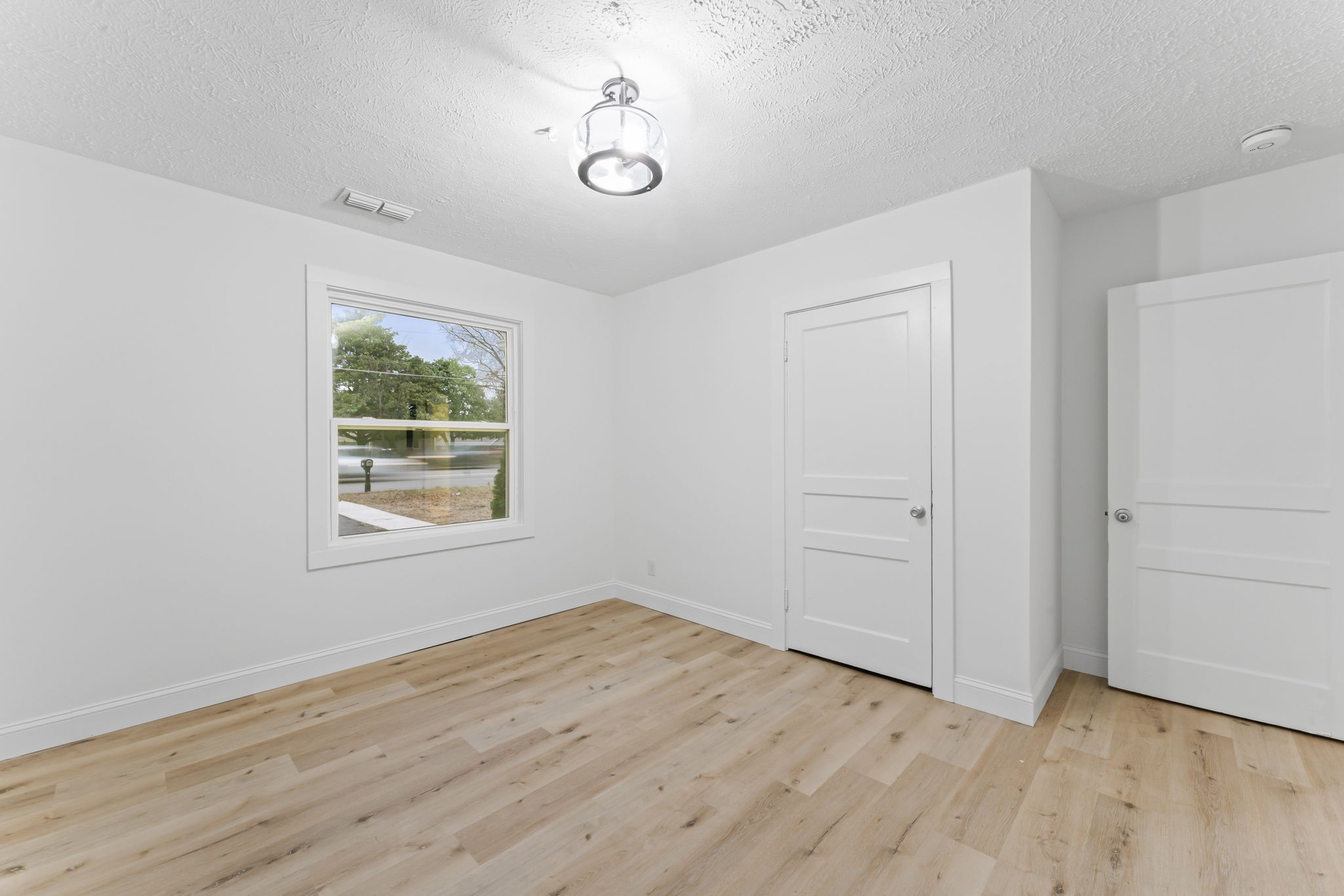 1150 E Clark Blvd Property Photo 30