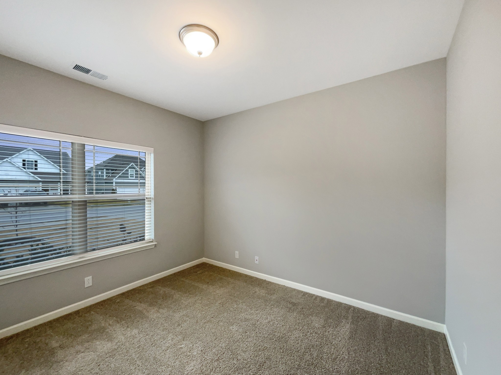 5048 Bridgemore Blvd Property Photo 5