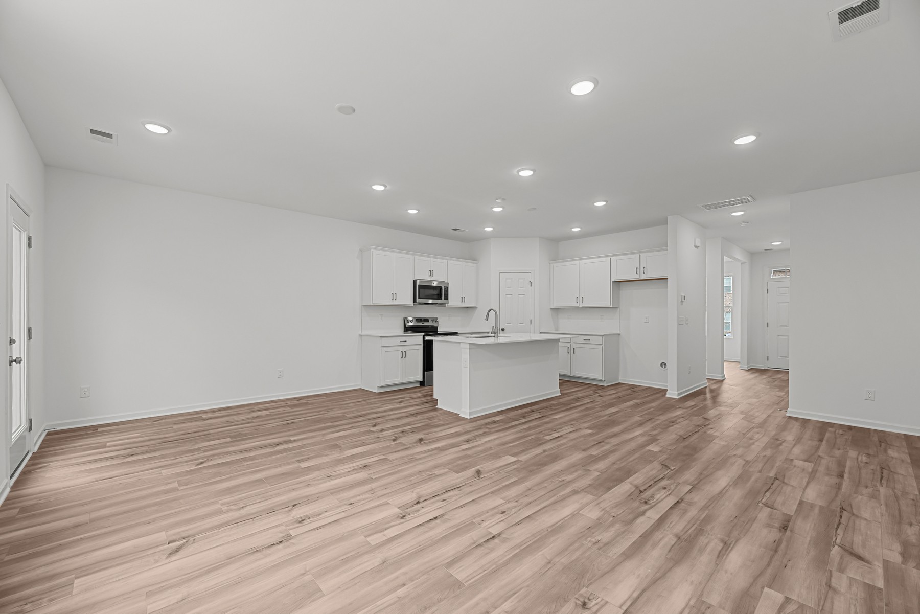 2900 Suzanne Landon Drive Property Photo 10