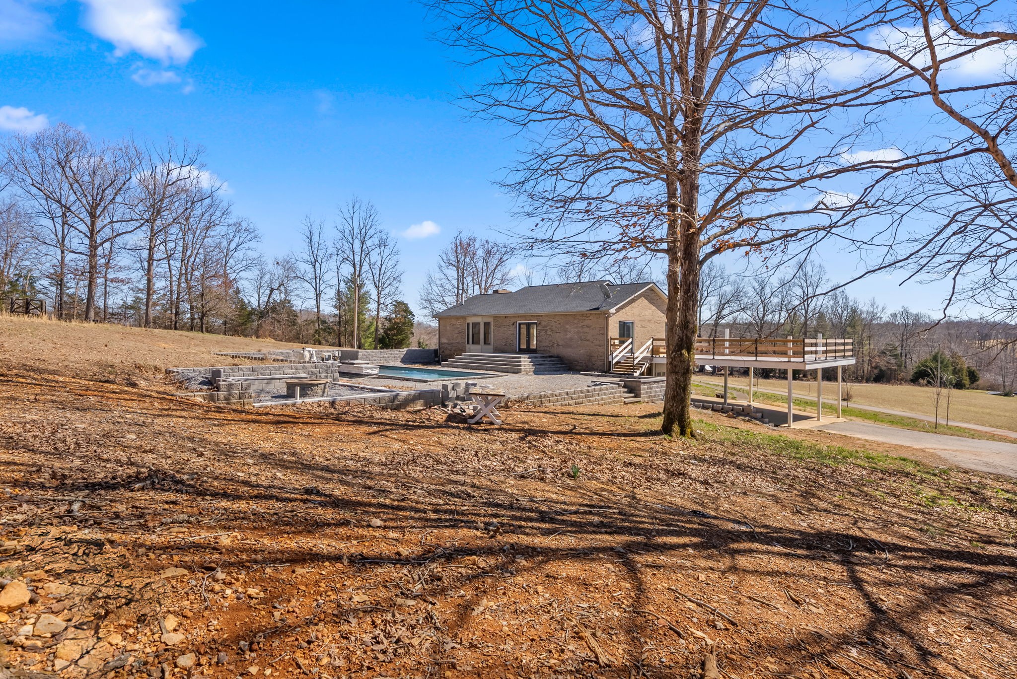 928 Red Bird Ln Property Photo 1