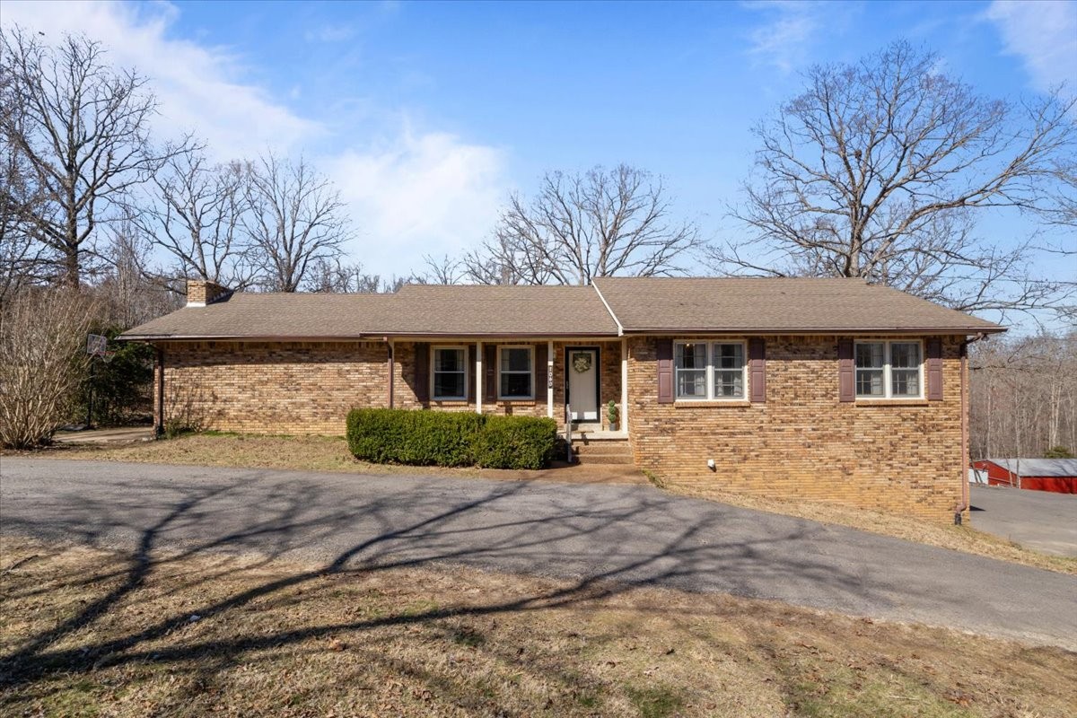1060 Twin Pine Rd Property Photo 1