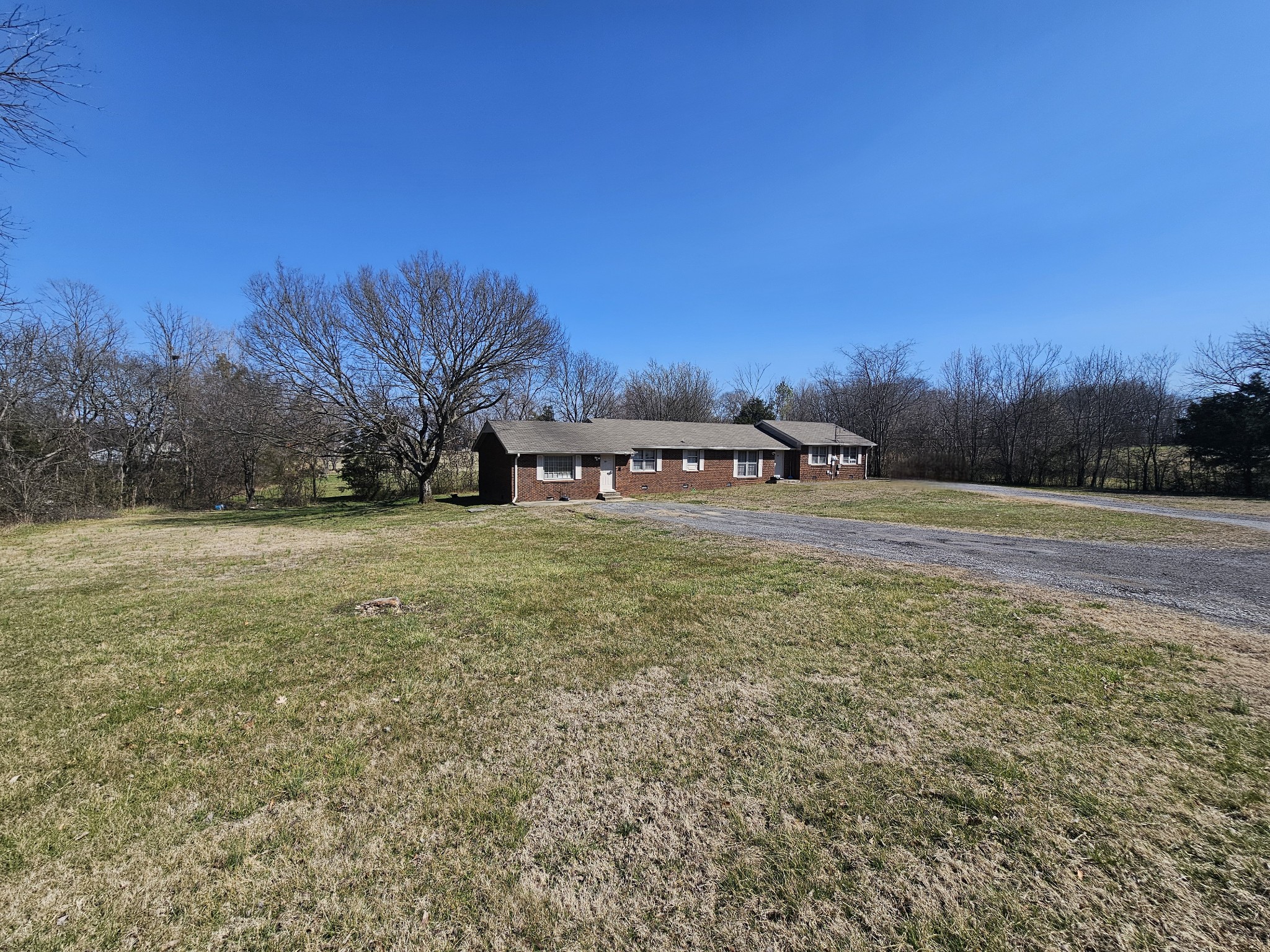 1823 Murfreesboro Rd Property Photo 2