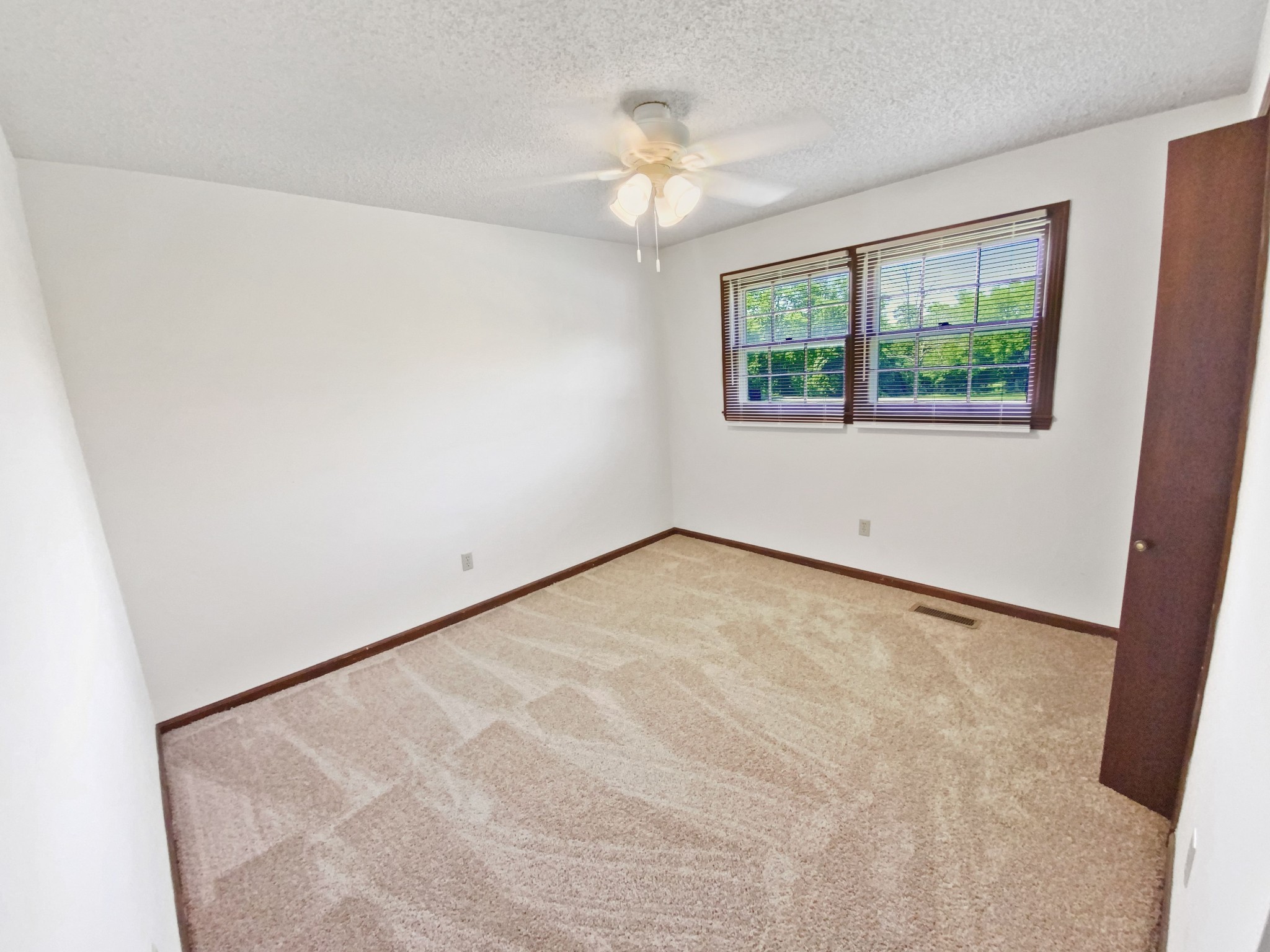 1823 Murfreesboro Rd Property Photo 4