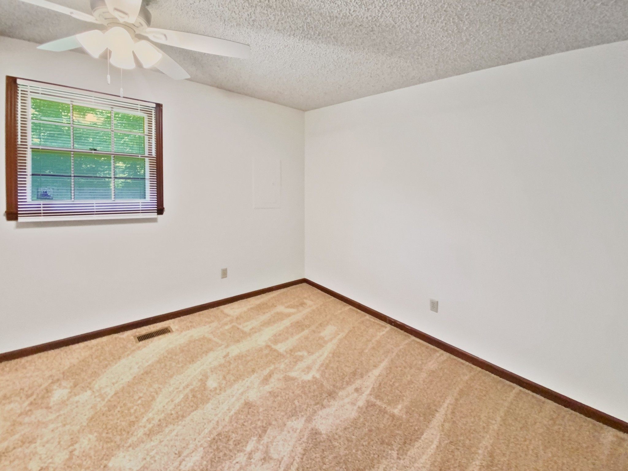 1823 Murfreesboro Rd Property Photo 6