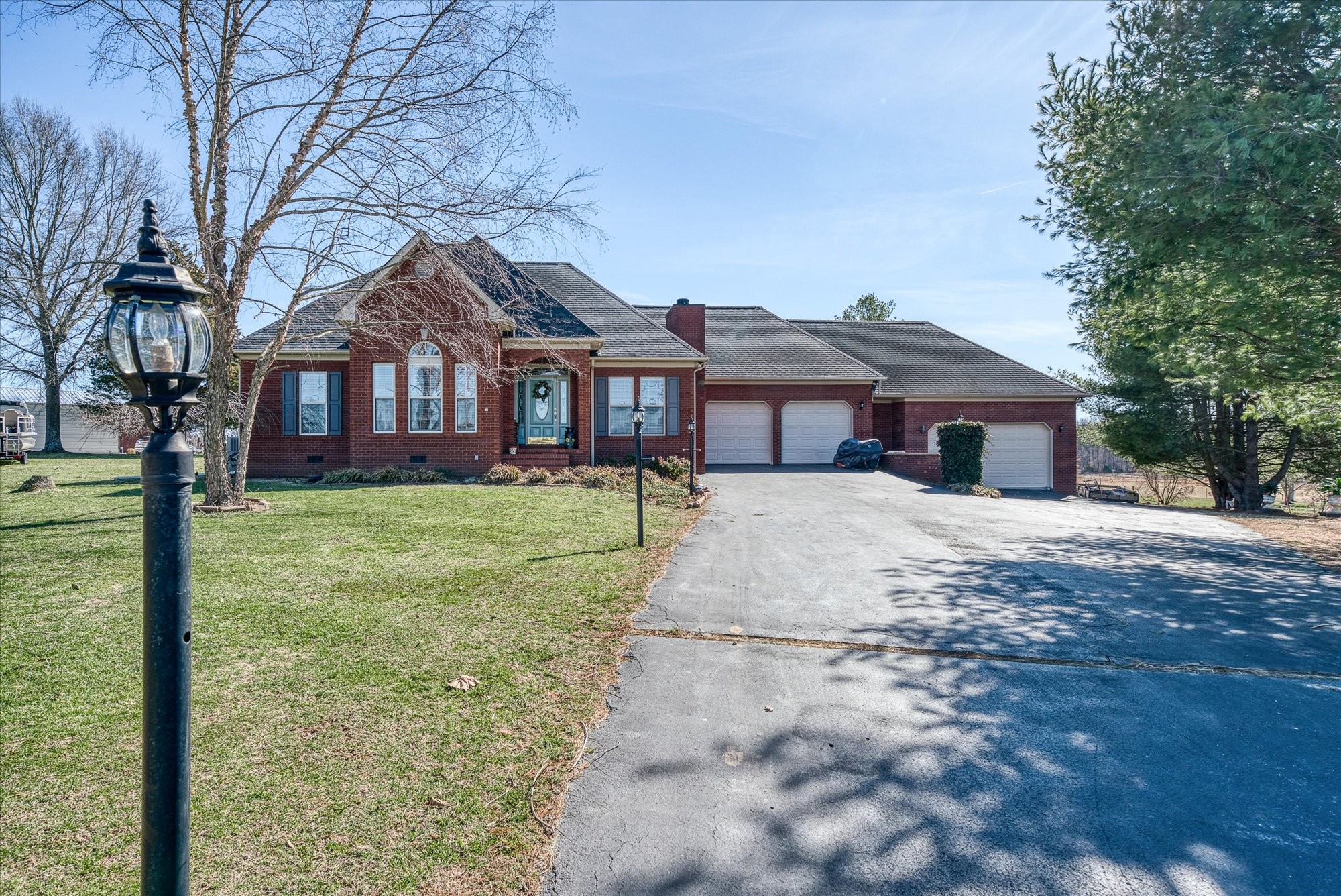 192 Landmark Cir Property Photo 1
