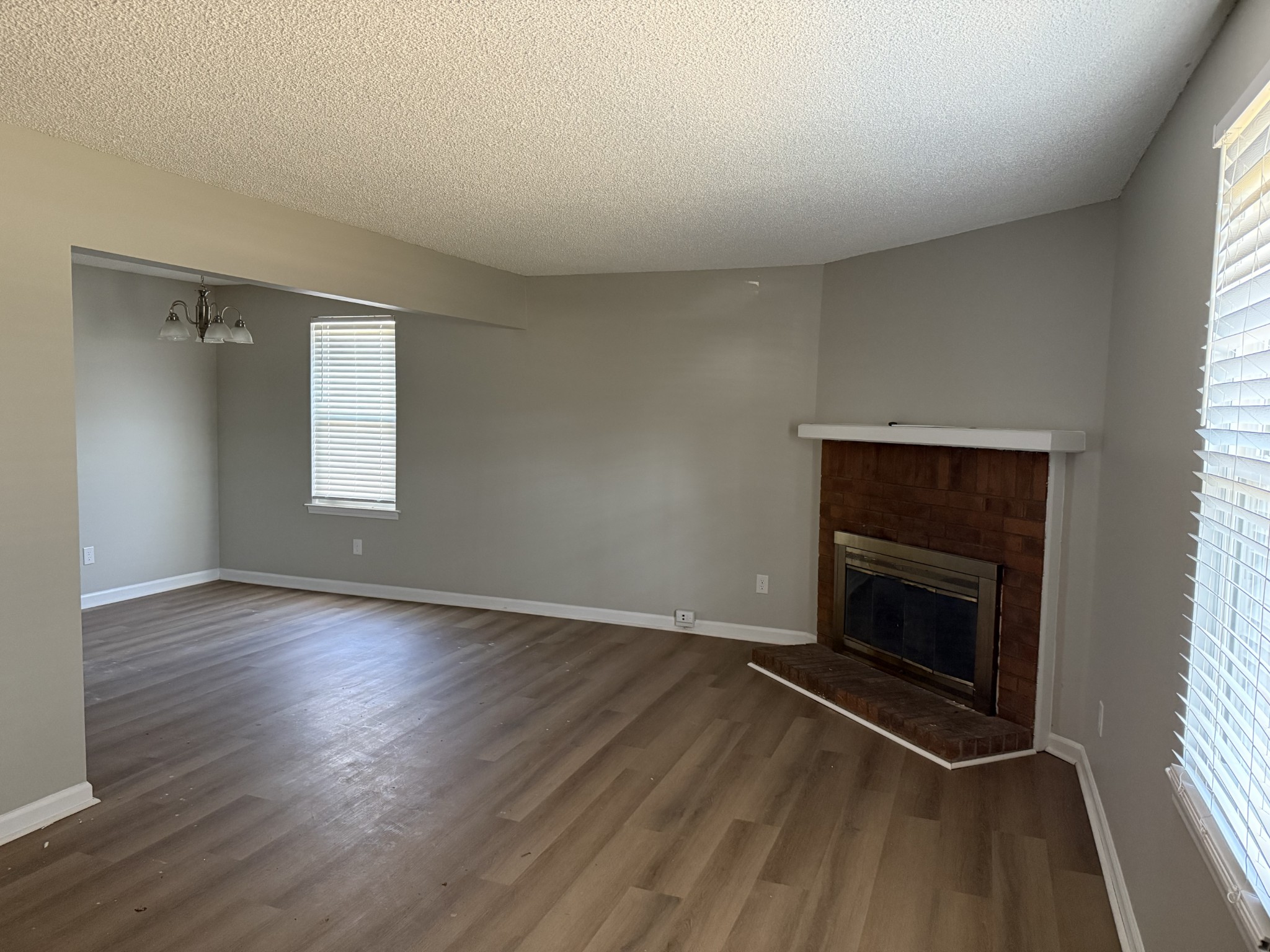 1211 N Graycroft Ave Property Photo 3