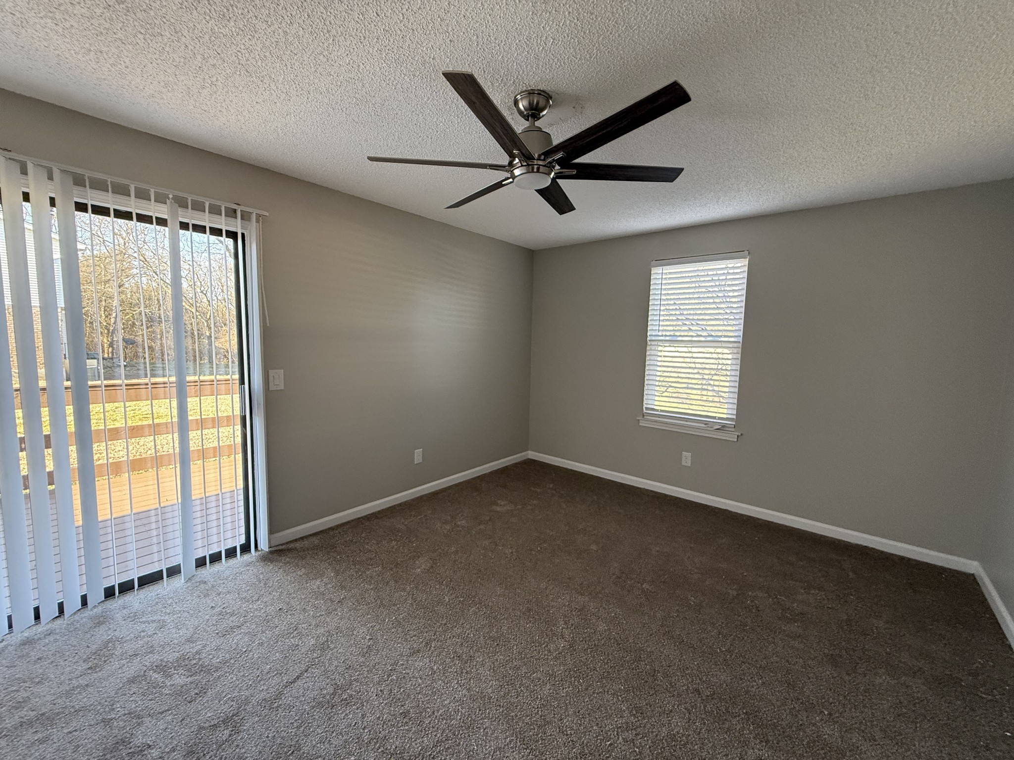1211 N Graycroft Ave Property Photo 6