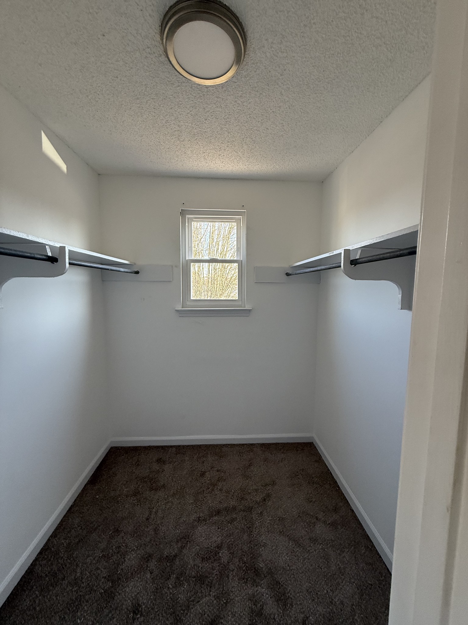 1211 N Graycroft Ave Property Photo 12