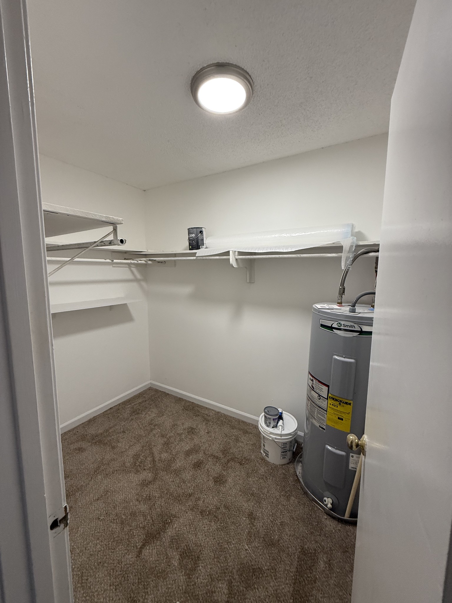 1211 N Graycroft Ave Property Photo 16