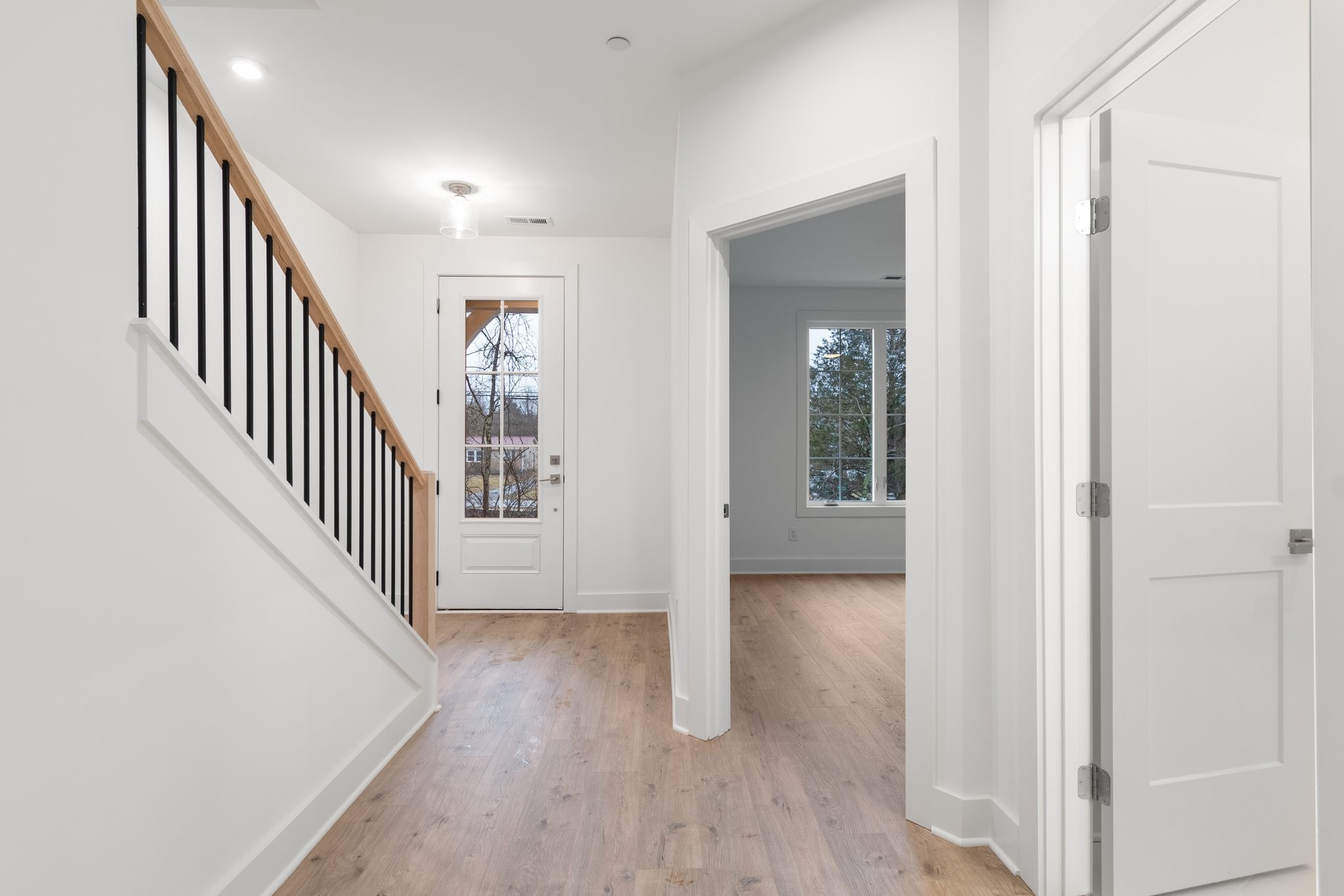 102 Leggo Ave Property Photo 3