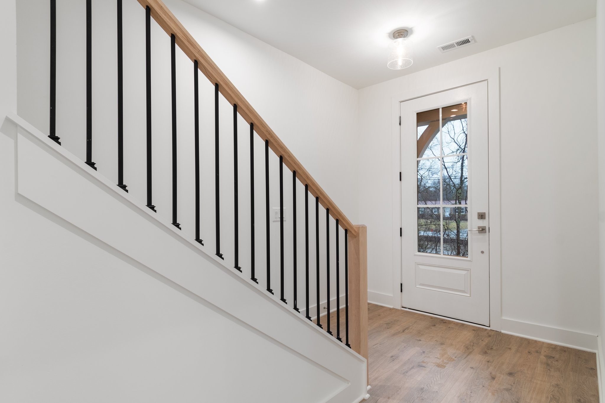 102 Leggo Ave Property Photo 4