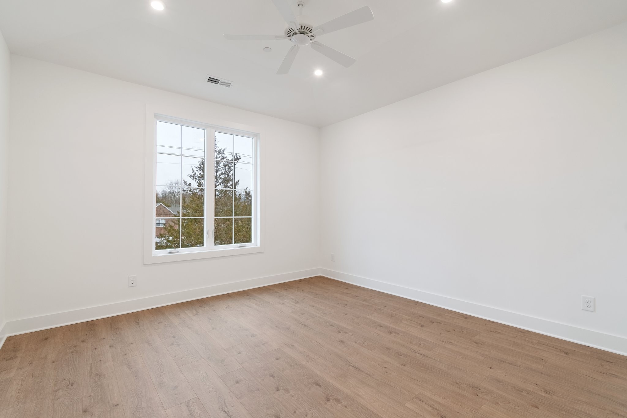 102 Leggo Ave Property Photo 24