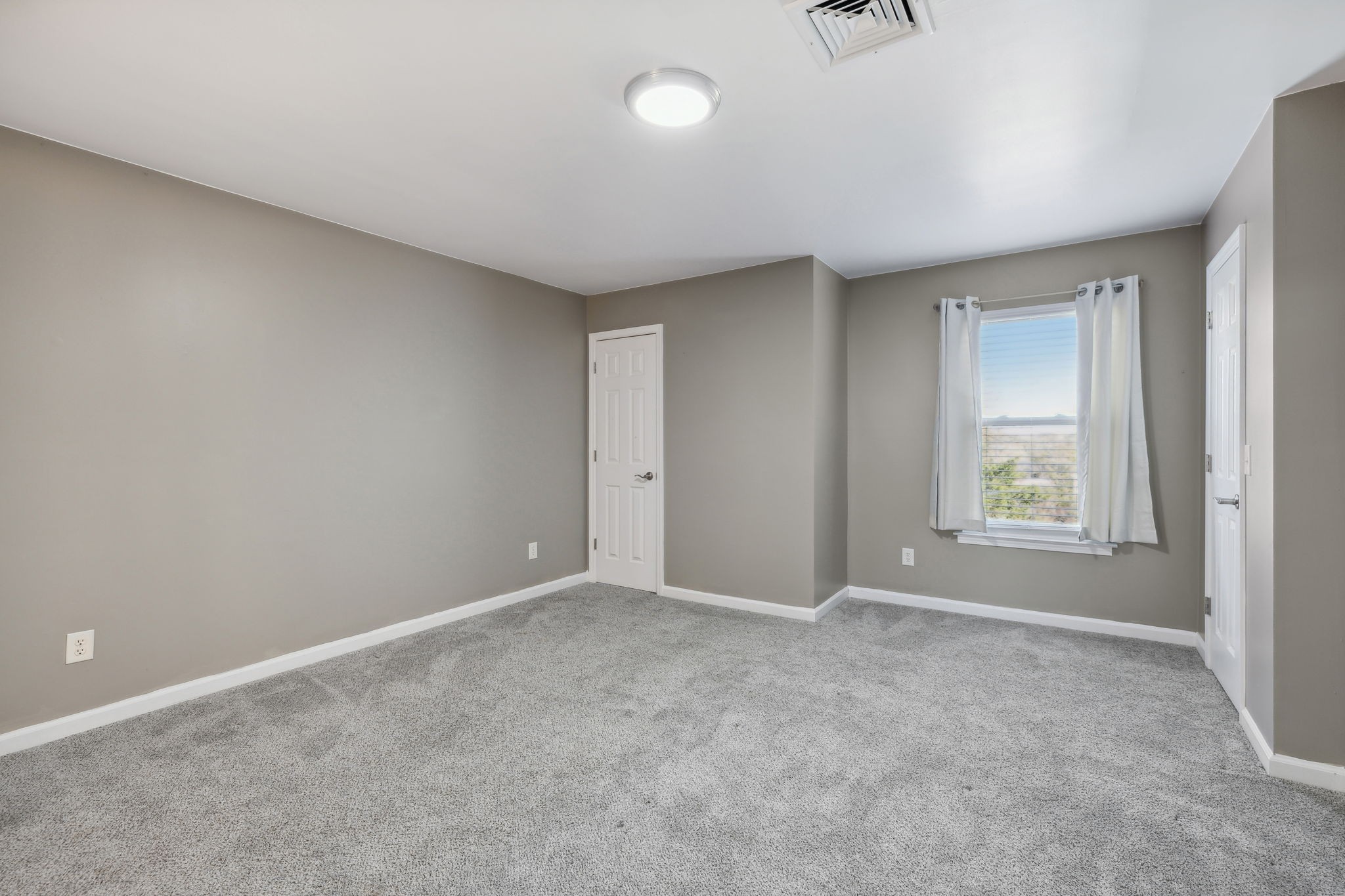 200 Slayton Dr Property Photo 10
