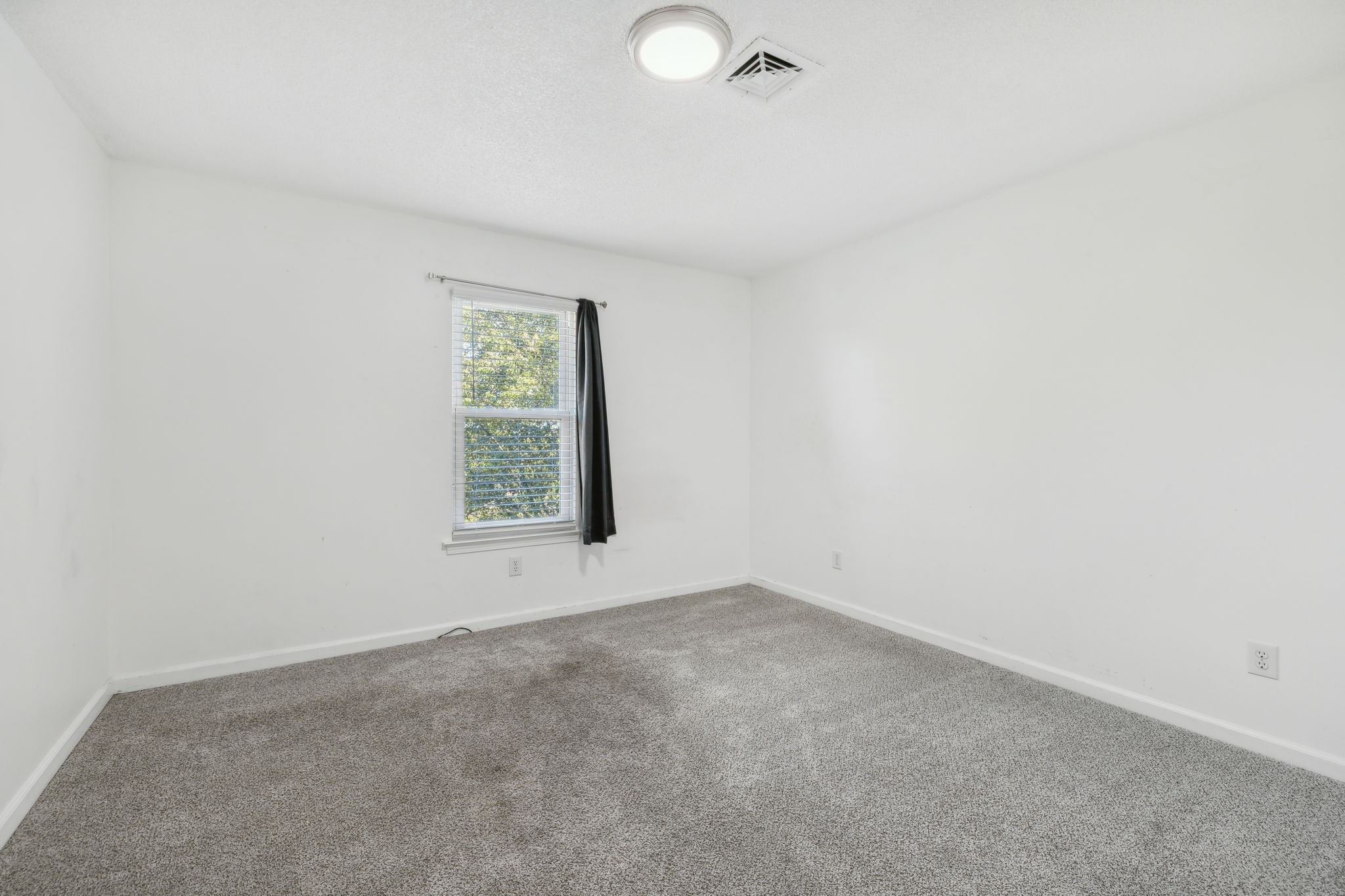 200 Slayton Dr Property Photo 15