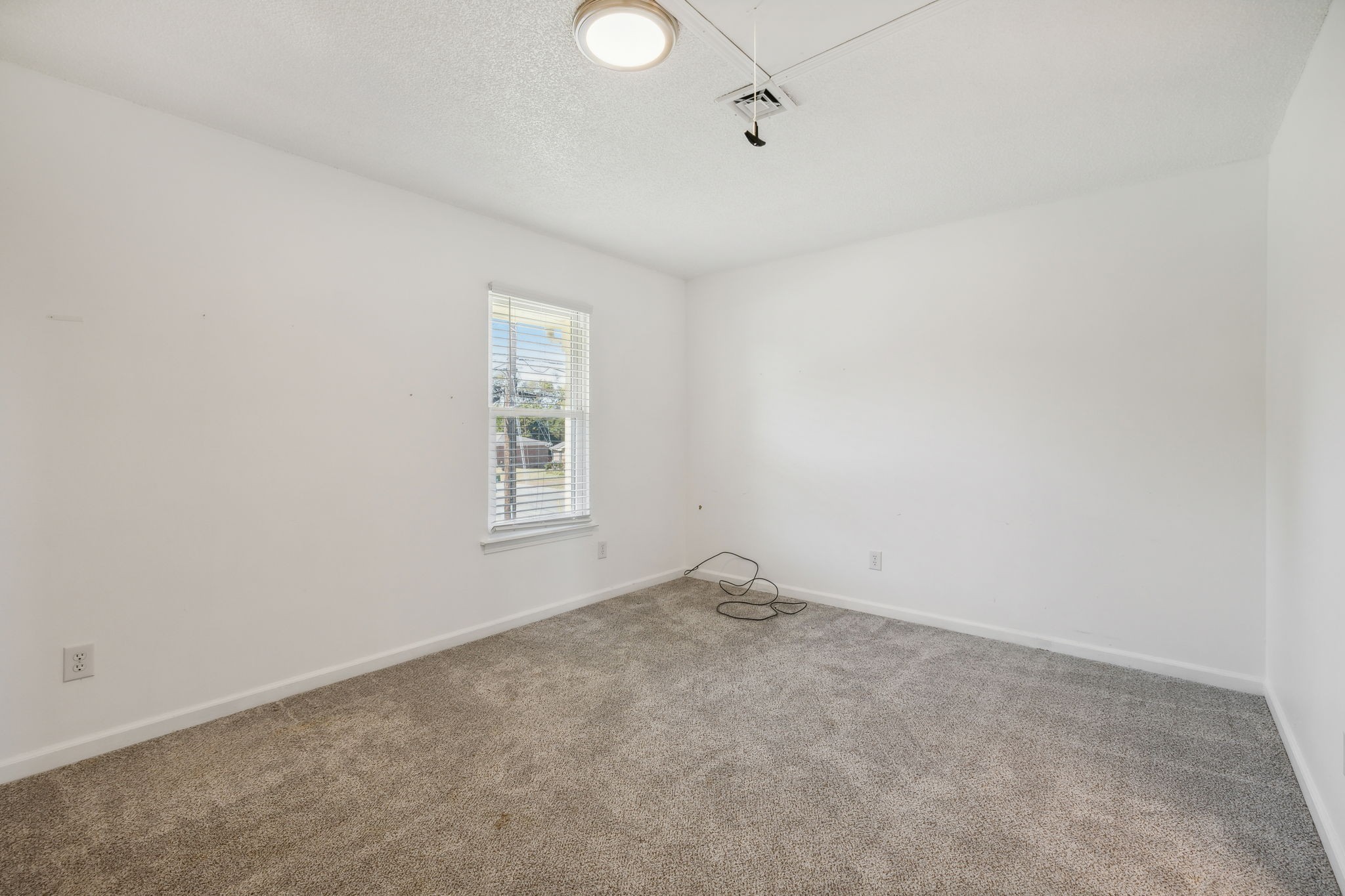 200 Slayton Dr Property Photo 17