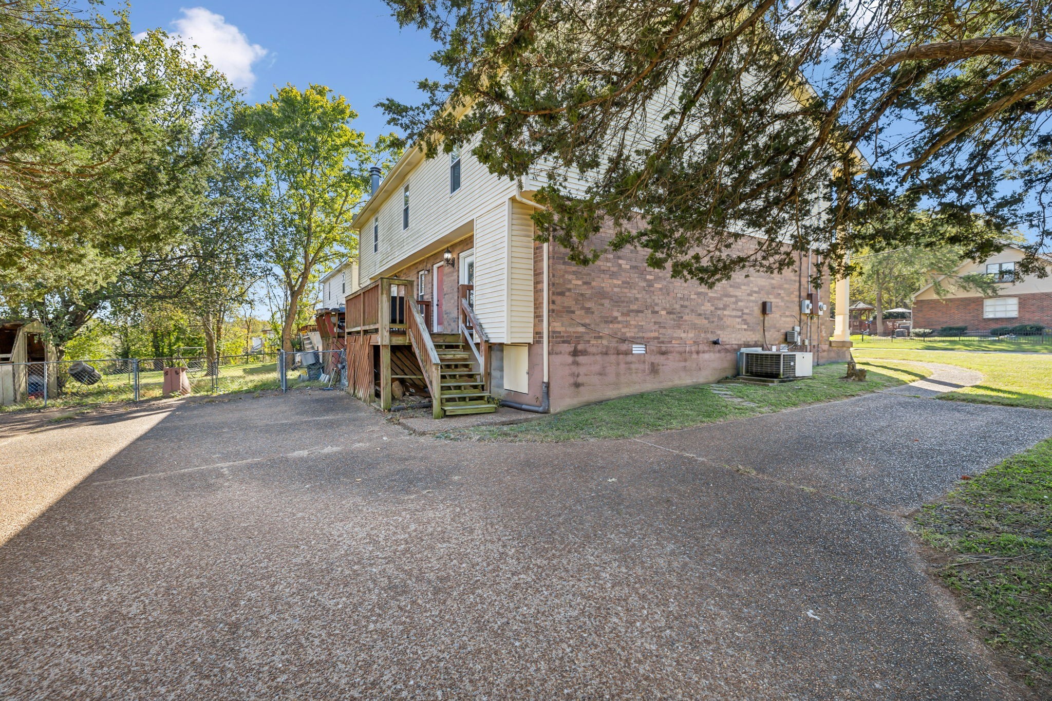 200 Slayton Dr Property Photo 33