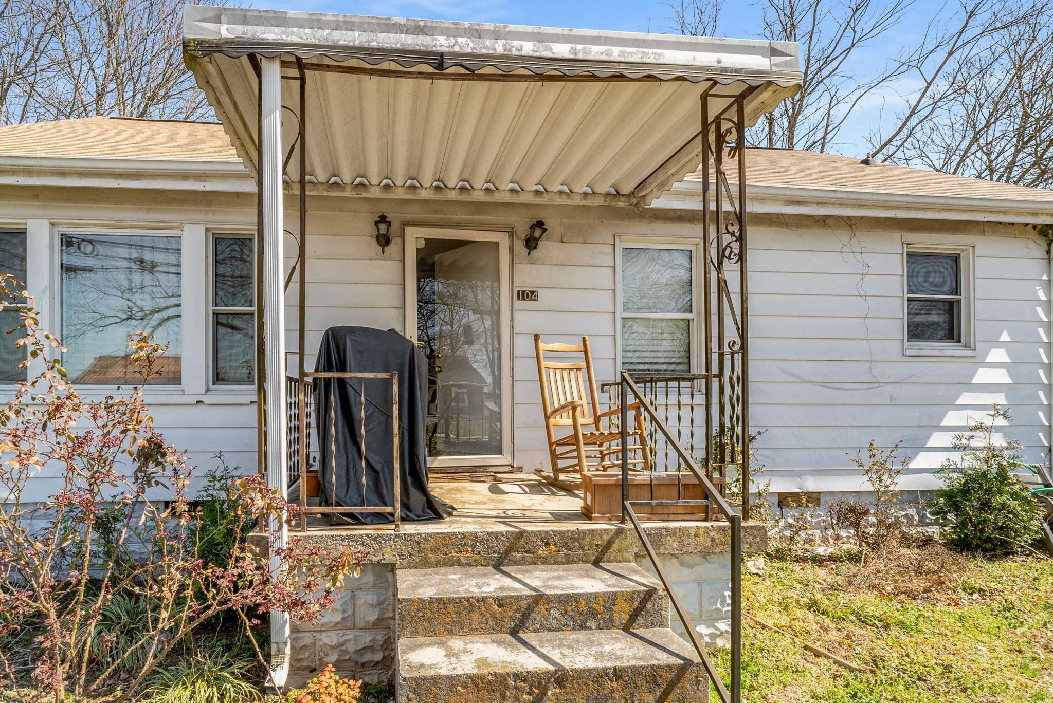 104 Crescent Ave Property Photo 4