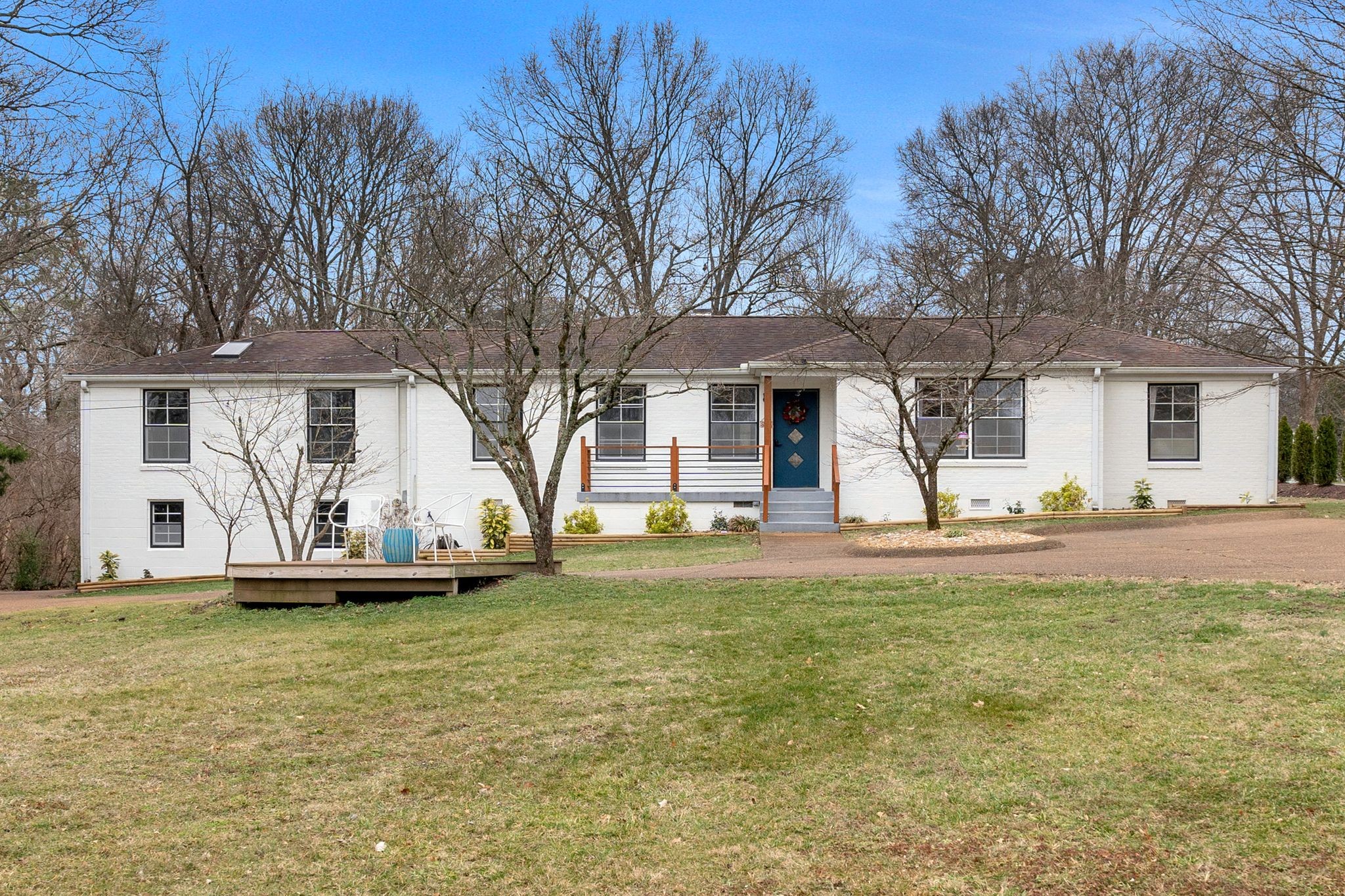 711 Davidson Rd Property Photo 1