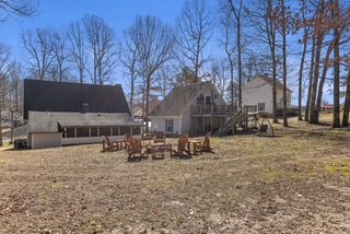 1051 Alex Dr Property Photo 3