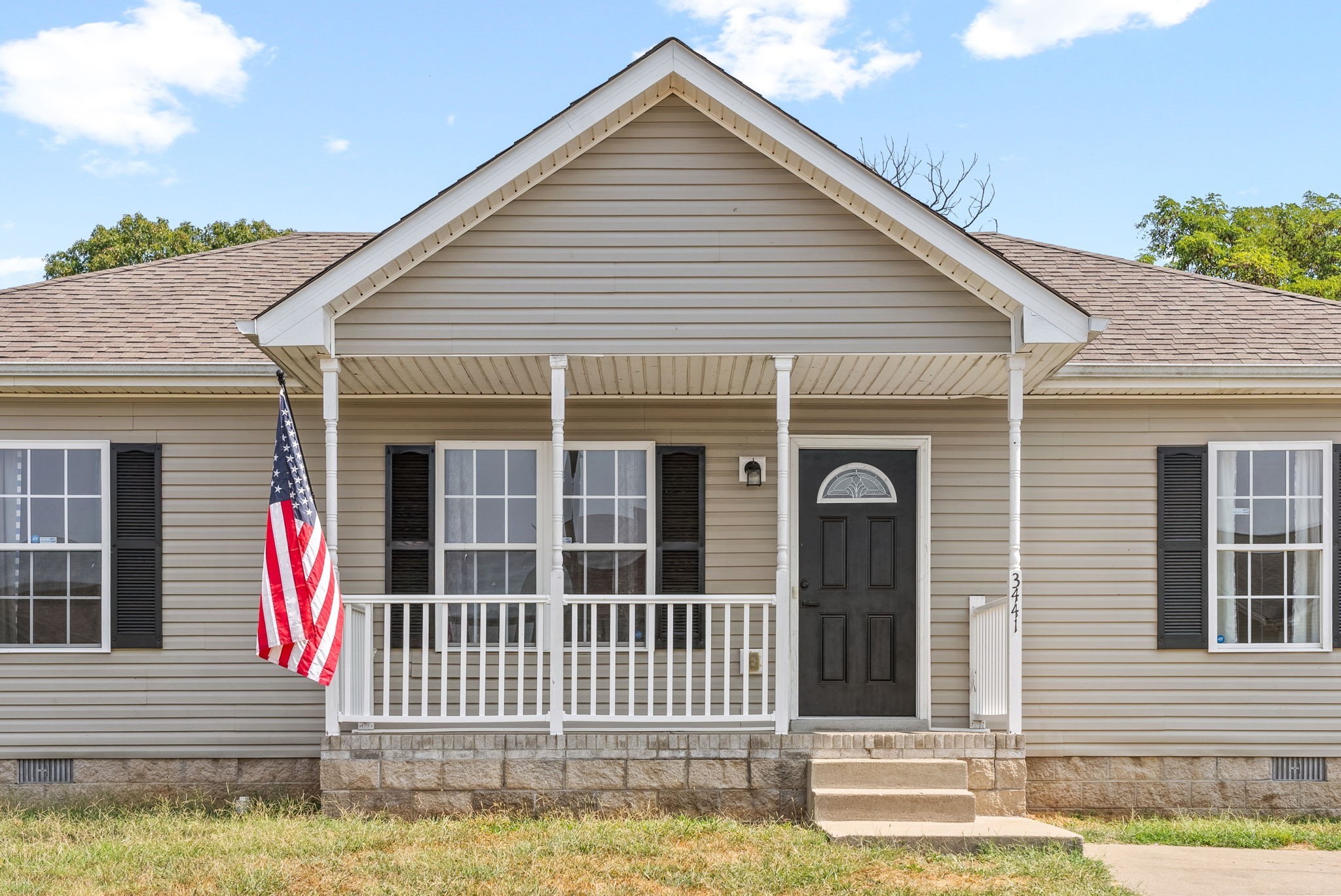 3441 Foxrun Ln Property Photo 2