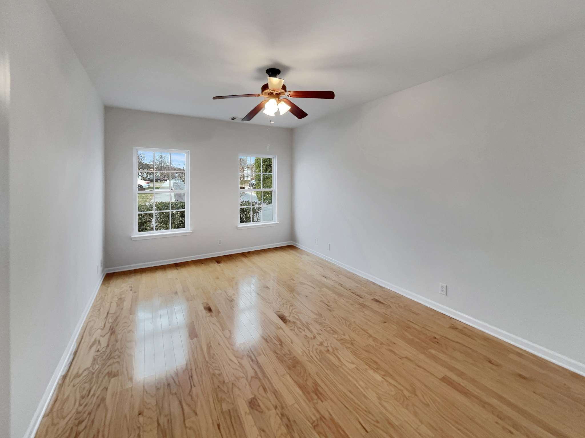 311 Harbor Village Dr Property Photo 5