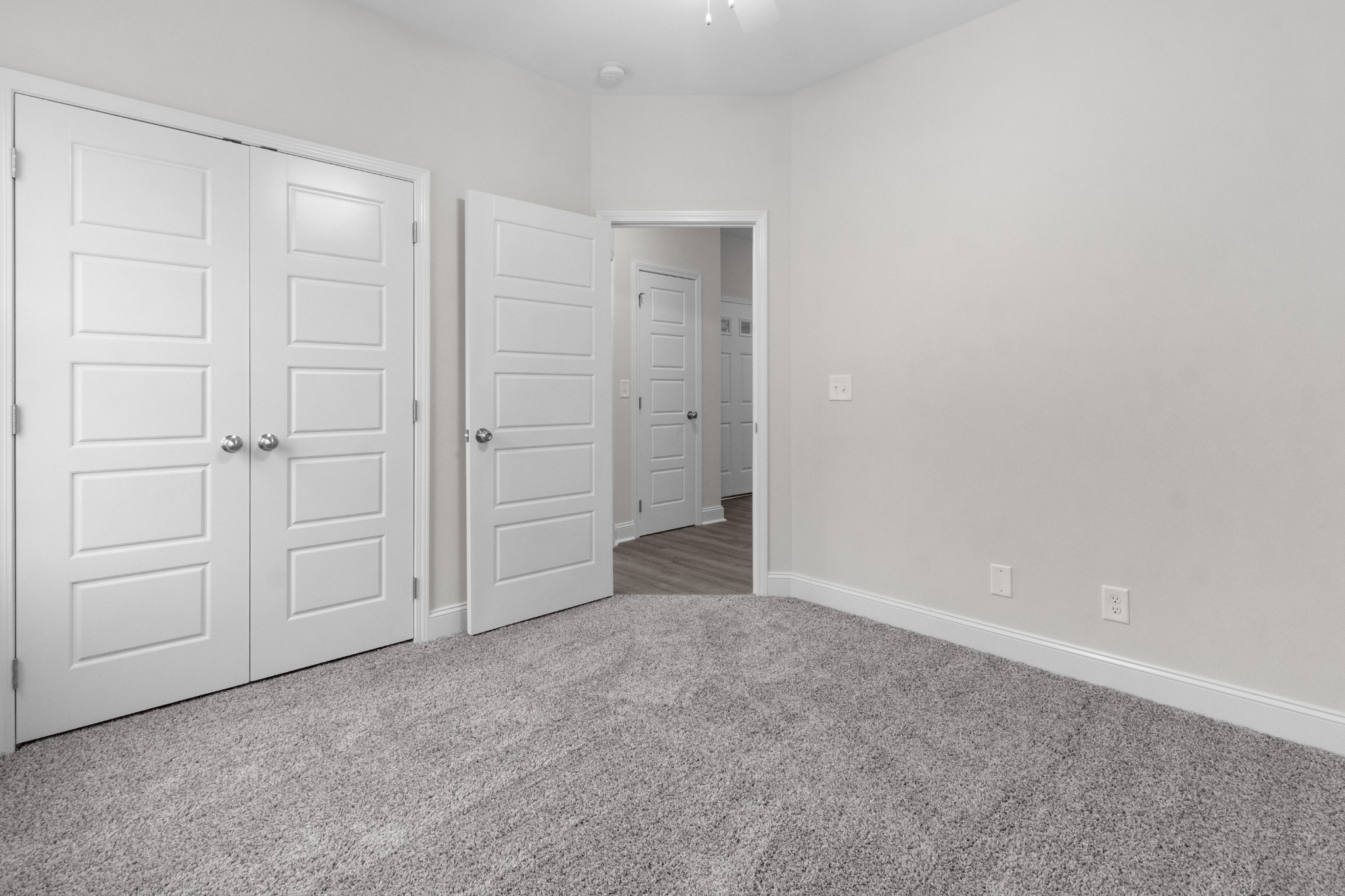 401 Galway Dr Property Photo 22