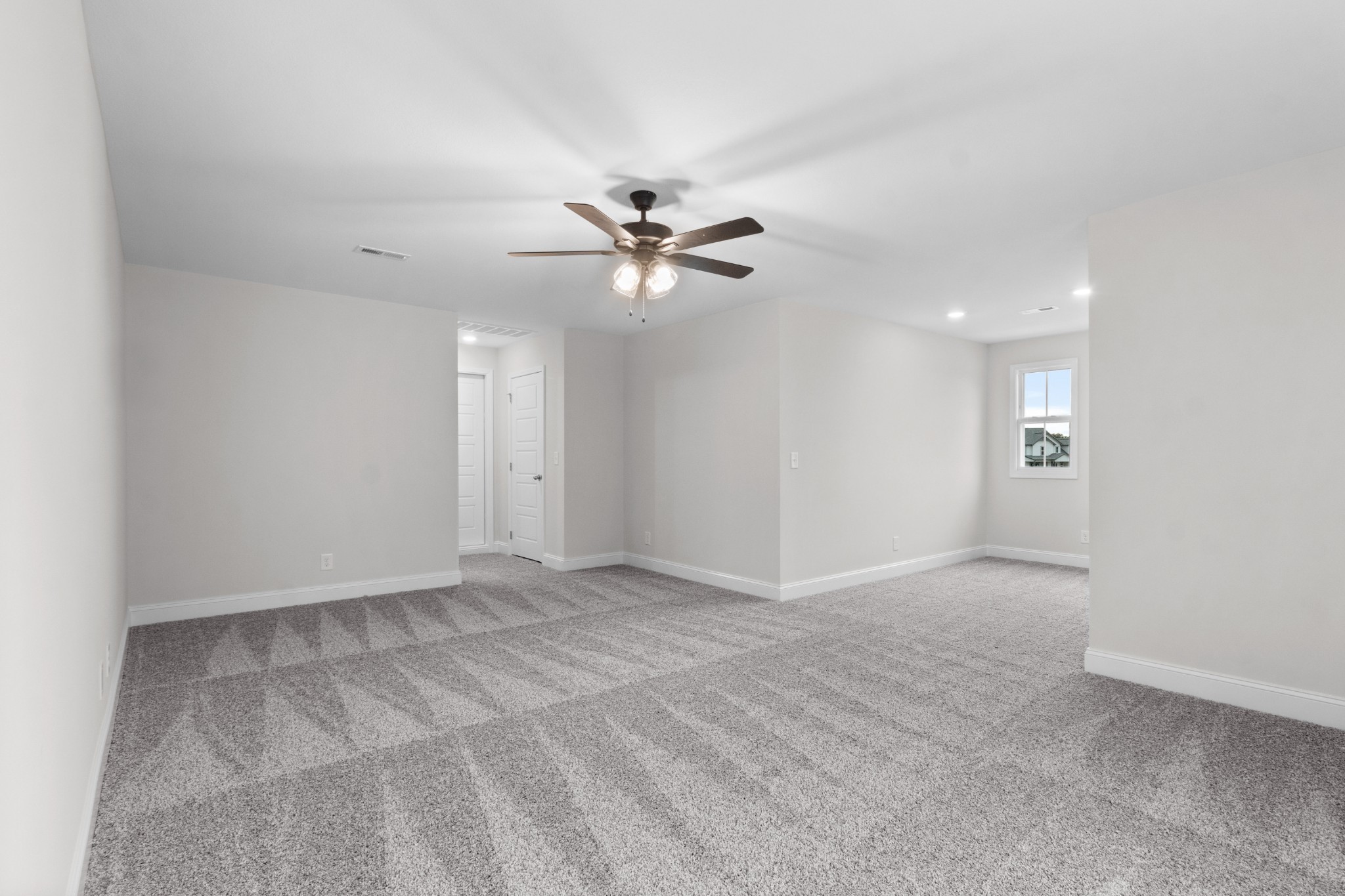 401 Galway Dr Property Photo 24
