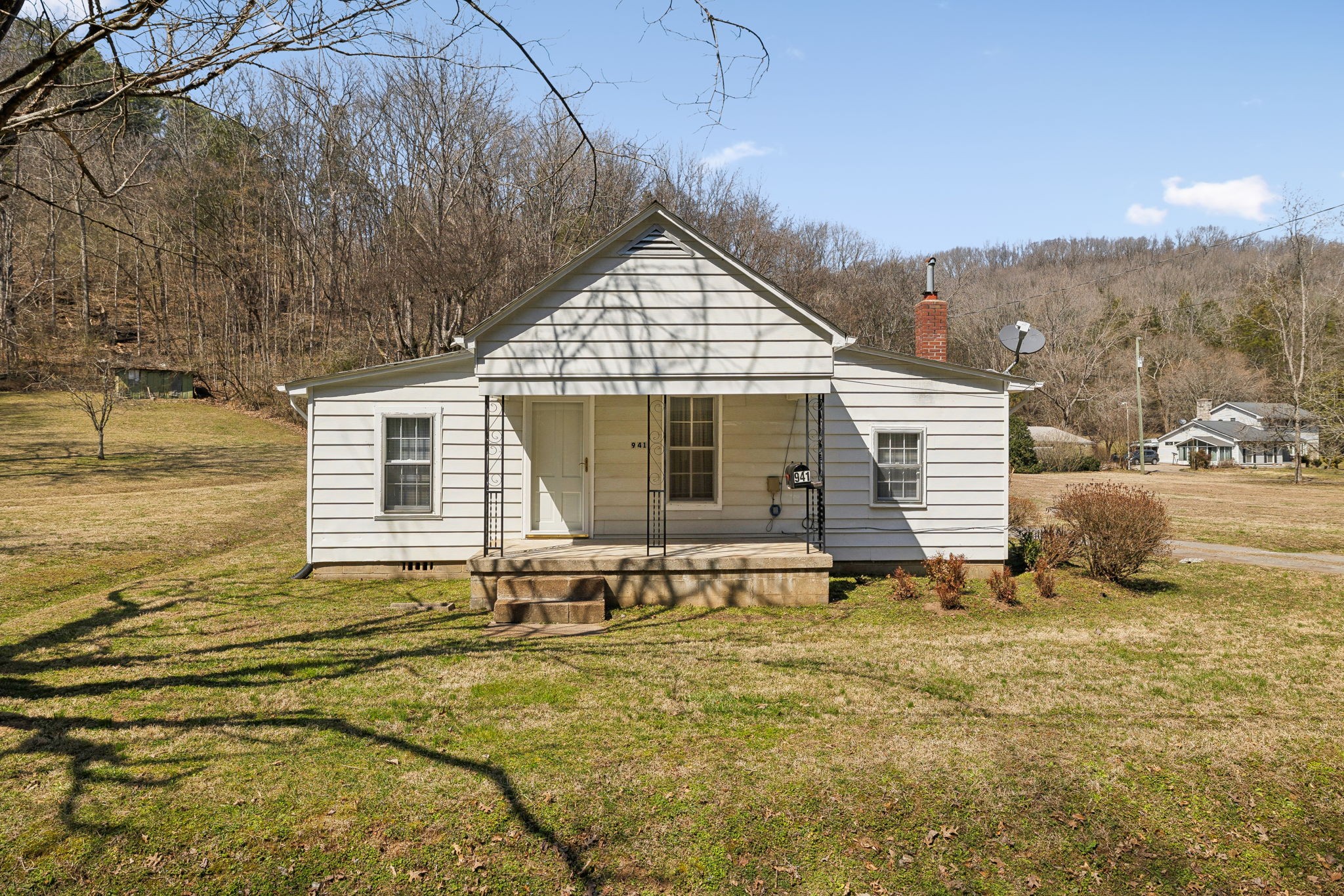 941 Hitt Ln Property Photo 1