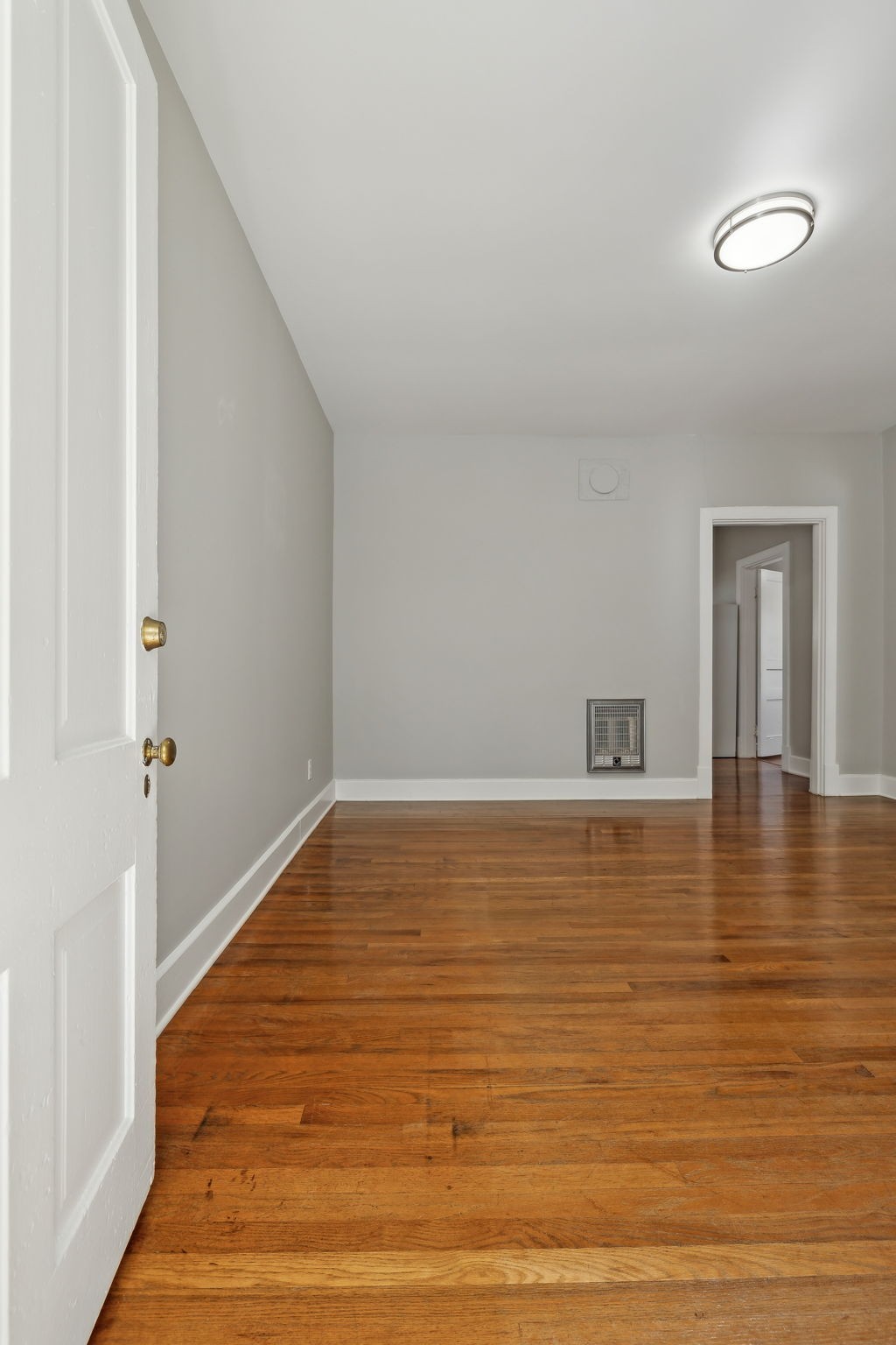 941 Hitt Ln Property Photo 2