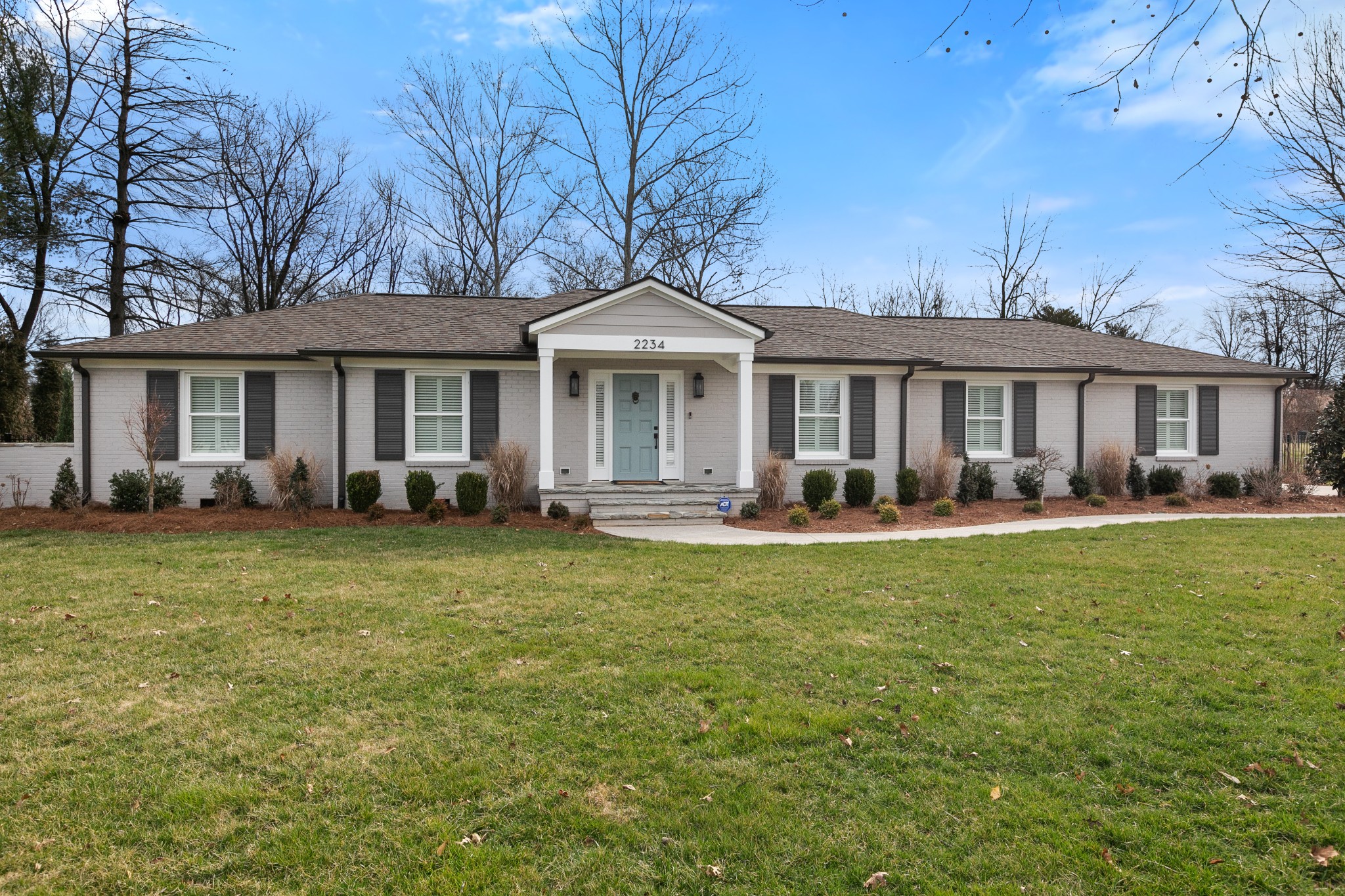 2234 Regal Ct Property Photo 4