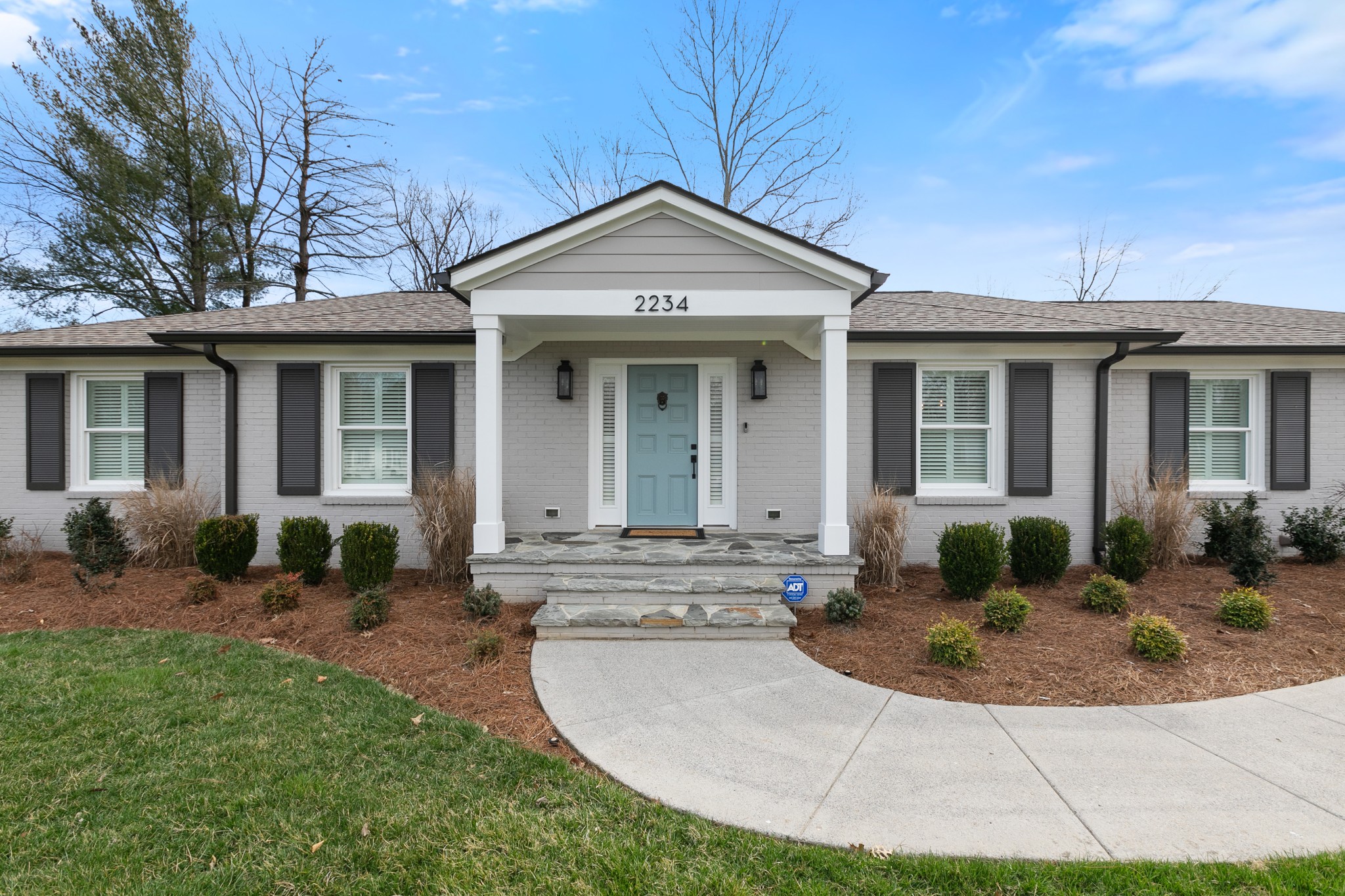 2234 Regal Ct Property Photo 5