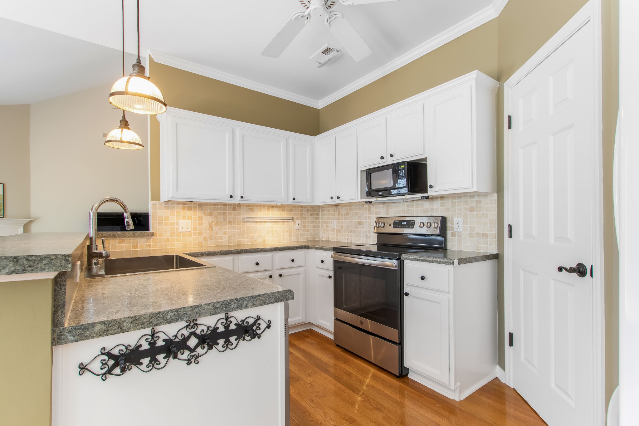 1105 Elmshade Ct Property Photo 11