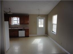 220 Mark Spitz Dr Property Photo 3