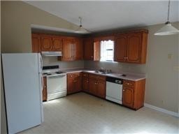 220 Mark Spitz Dr Property Photo 4