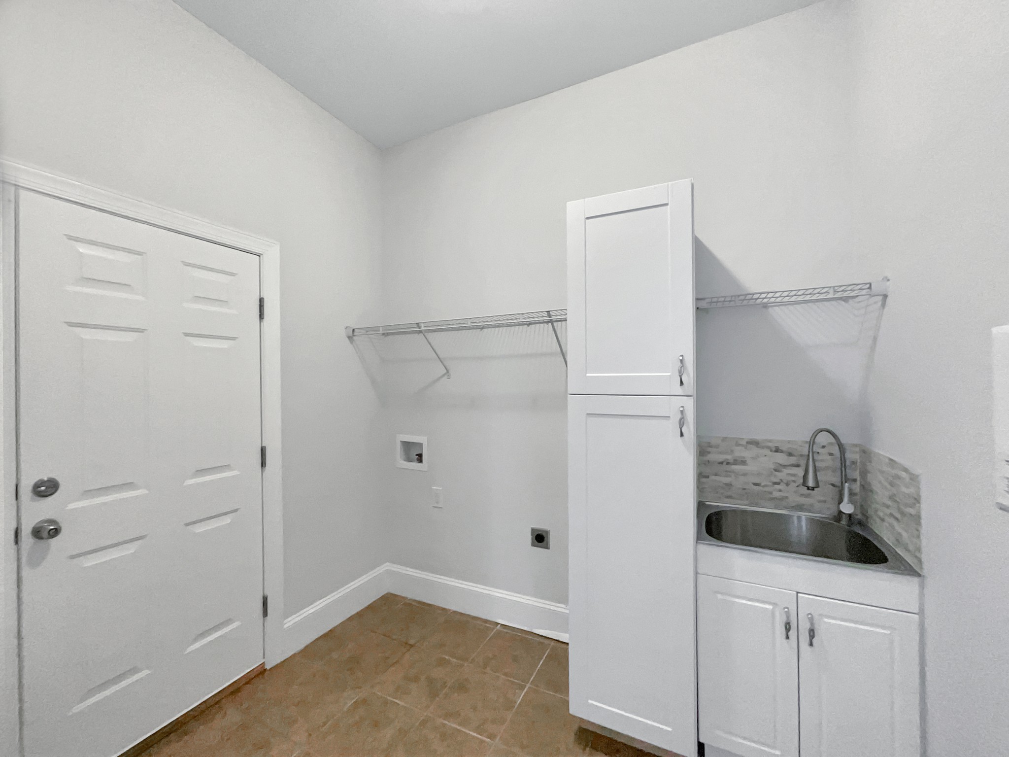 117 Holywell Ct Property Photo 22