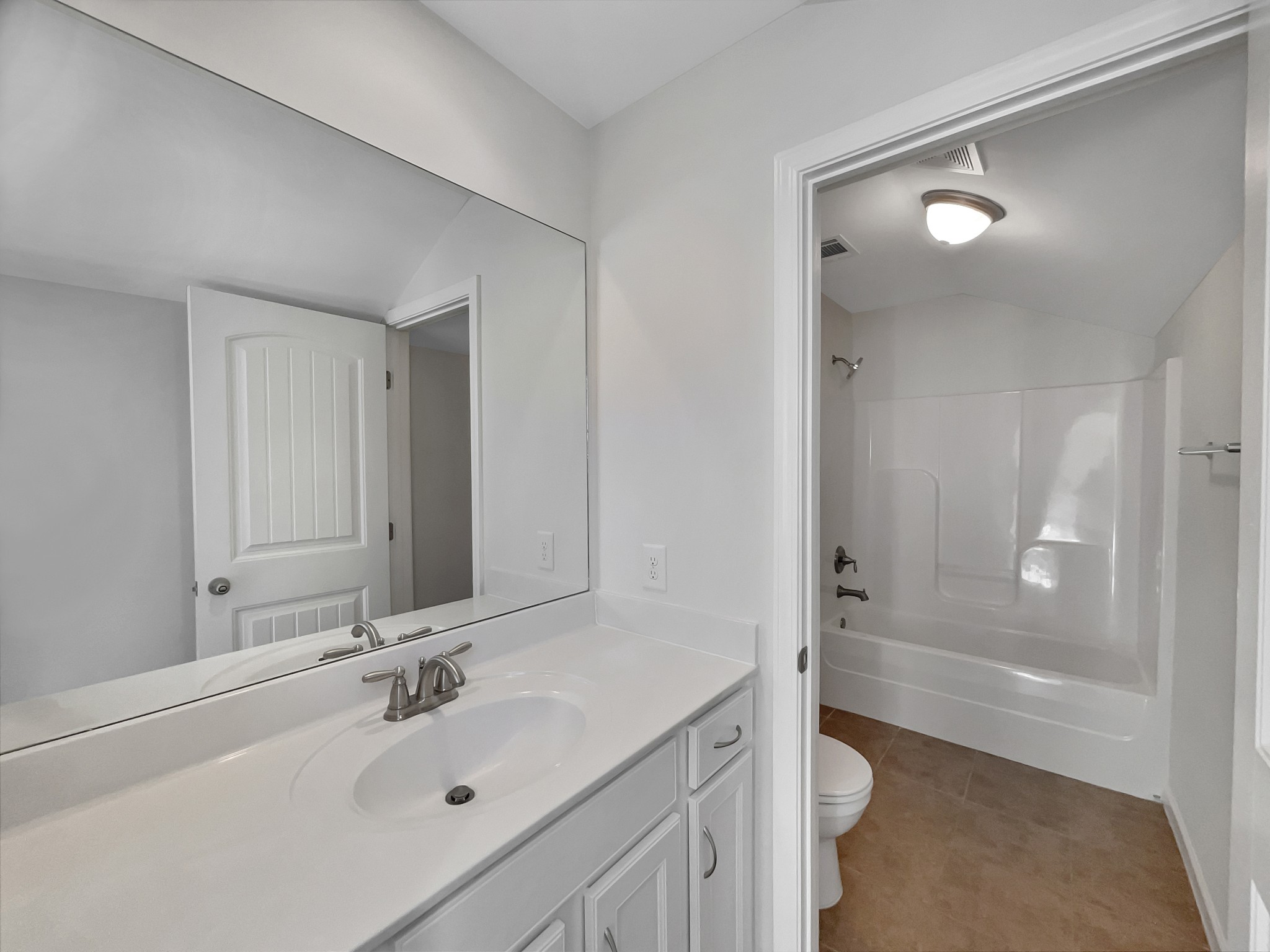 117 Holywell Ct Property Photo 28