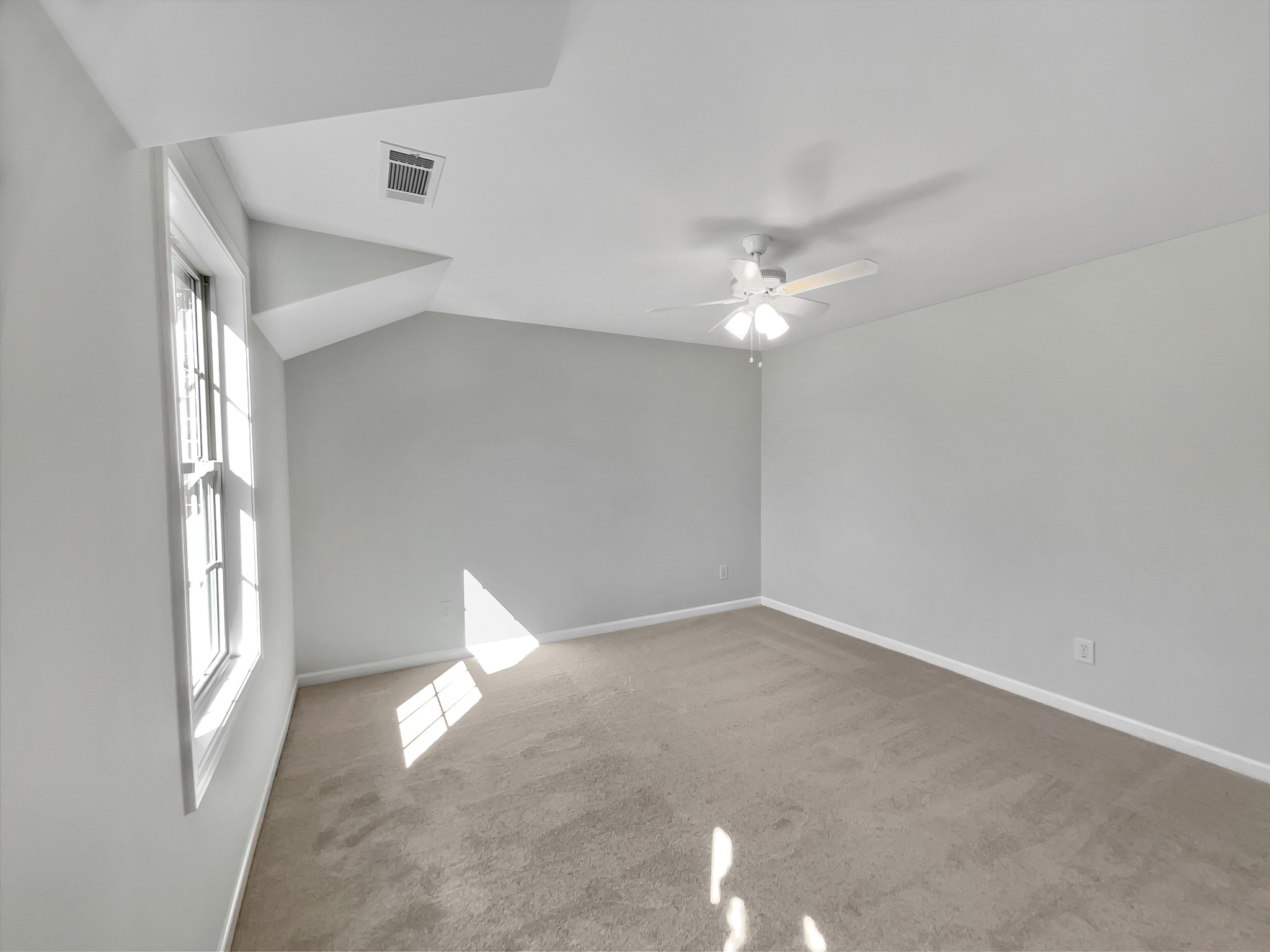 117 Holywell Ct Property Photo 29