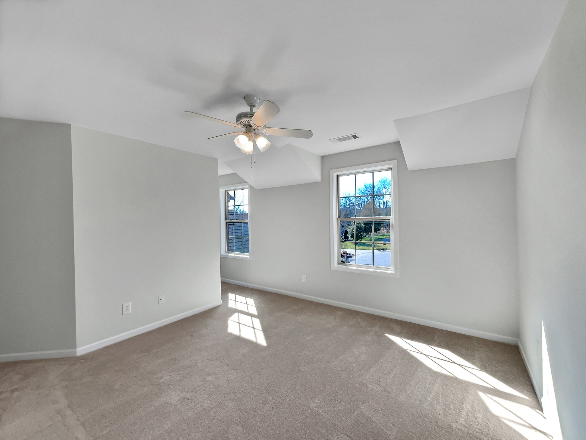 117 Holywell Ct Property Photo 30