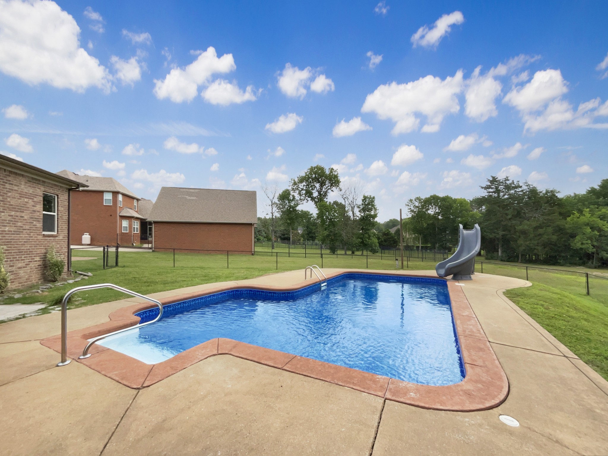 117 Holywell Ct Property Photo 36