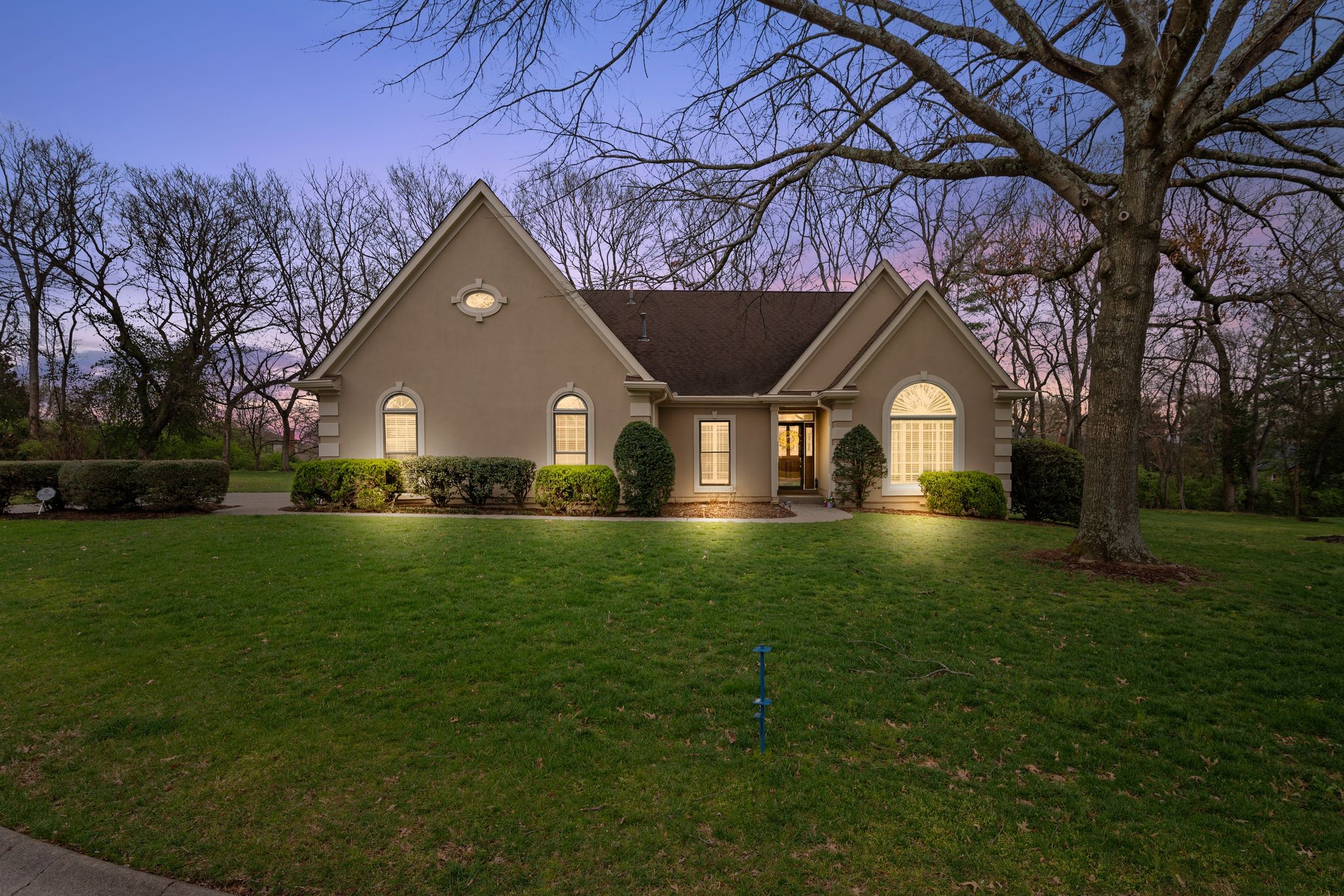 18 Lymington Ct Property Photo 2