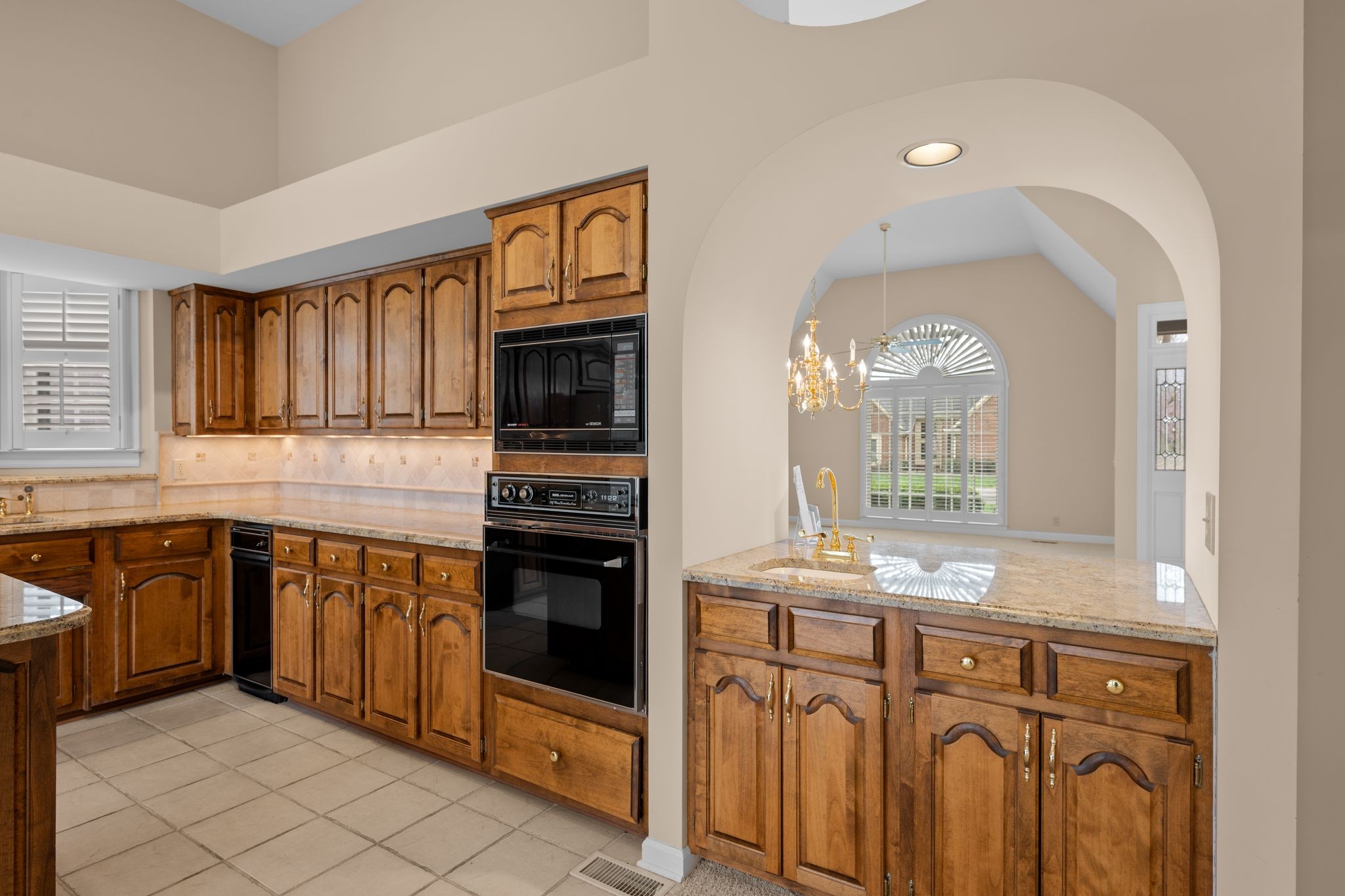 18 Lymington Ct Property Photo 8