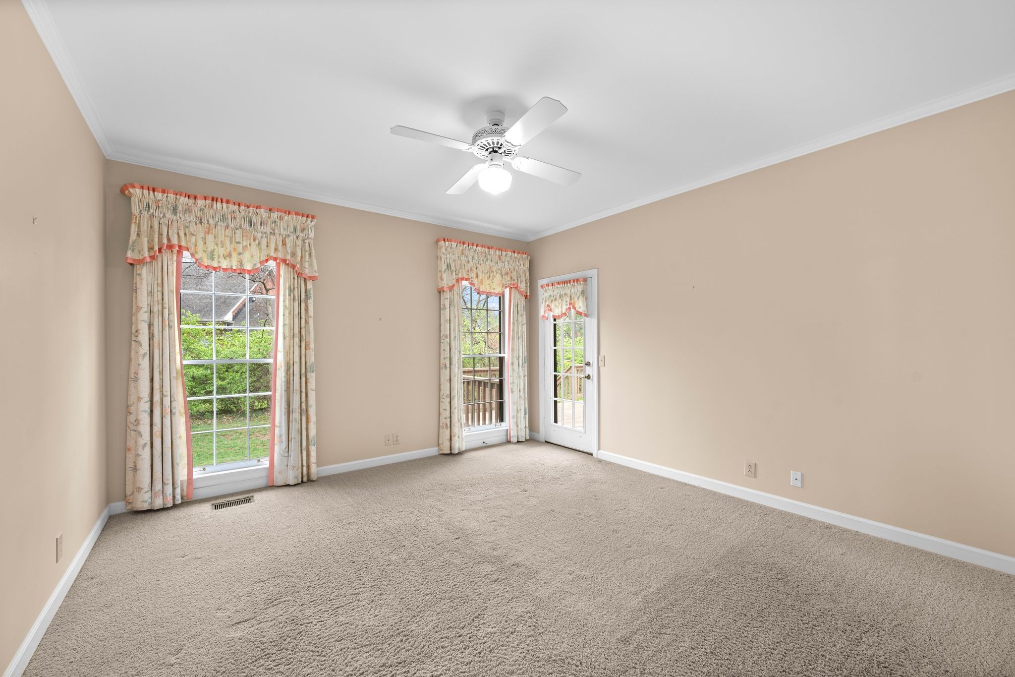 18 Lymington Ct Property Photo 13