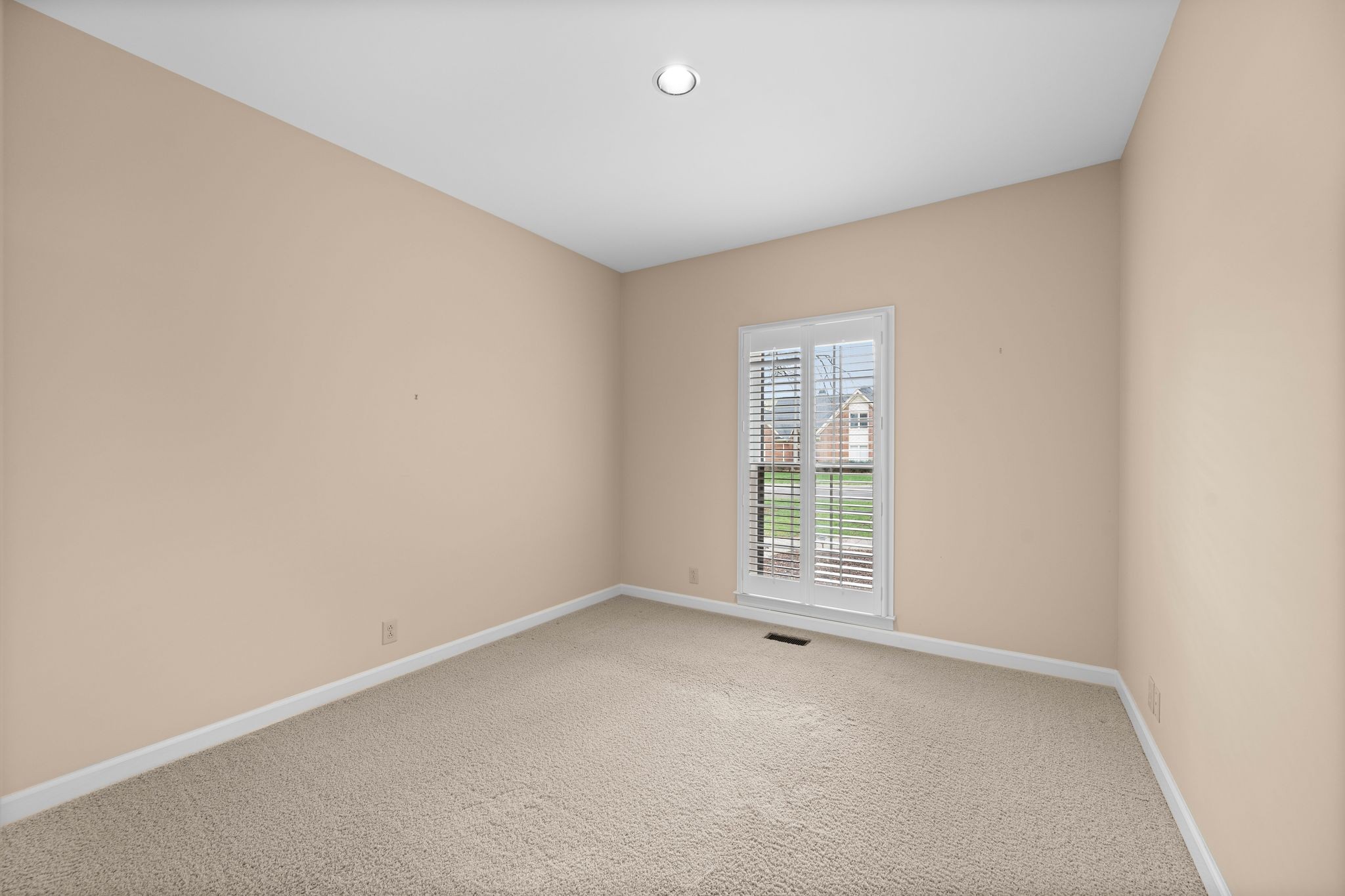 18 Lymington Ct Property Photo 19