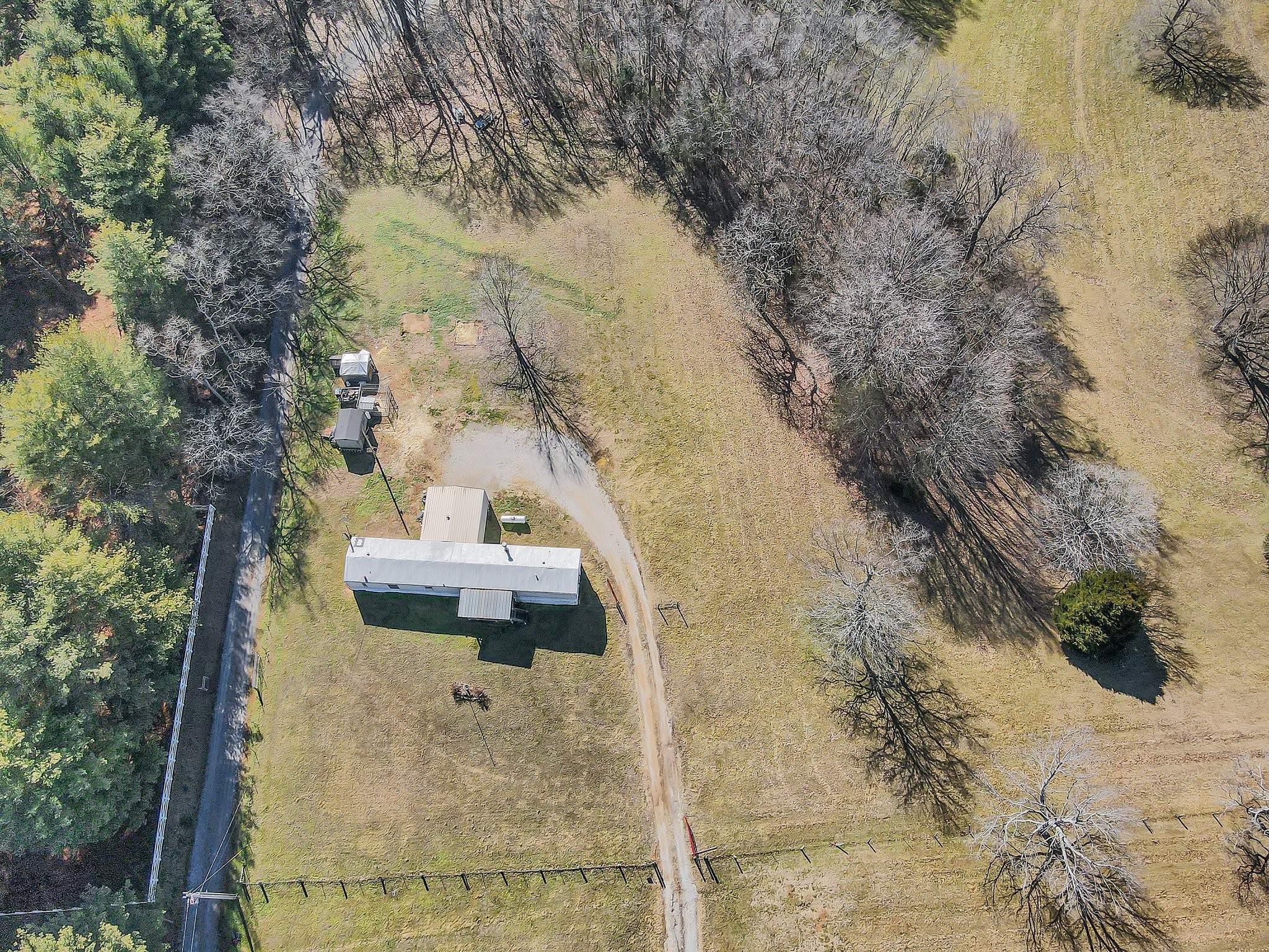 1888 New Lewisburg Hwy Property Photo 2