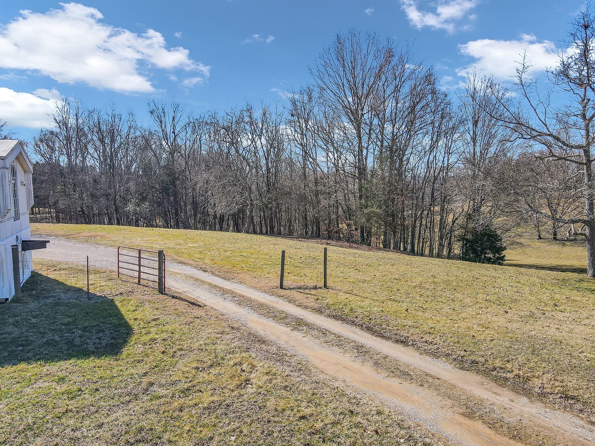 1888 New Lewisburg Hwy Property Photo 4