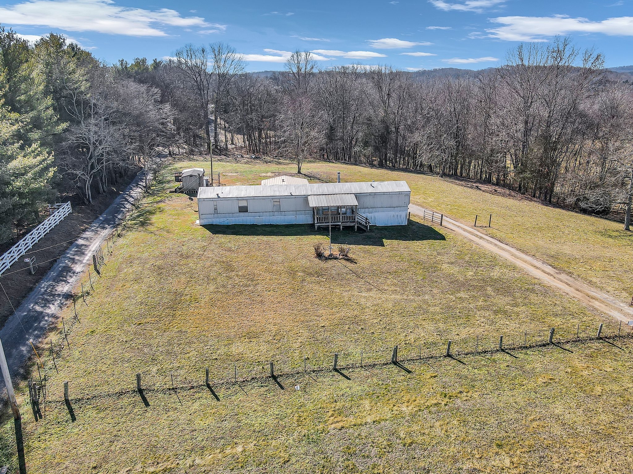 1888 New Lewisburg Hwy Property Photo 5