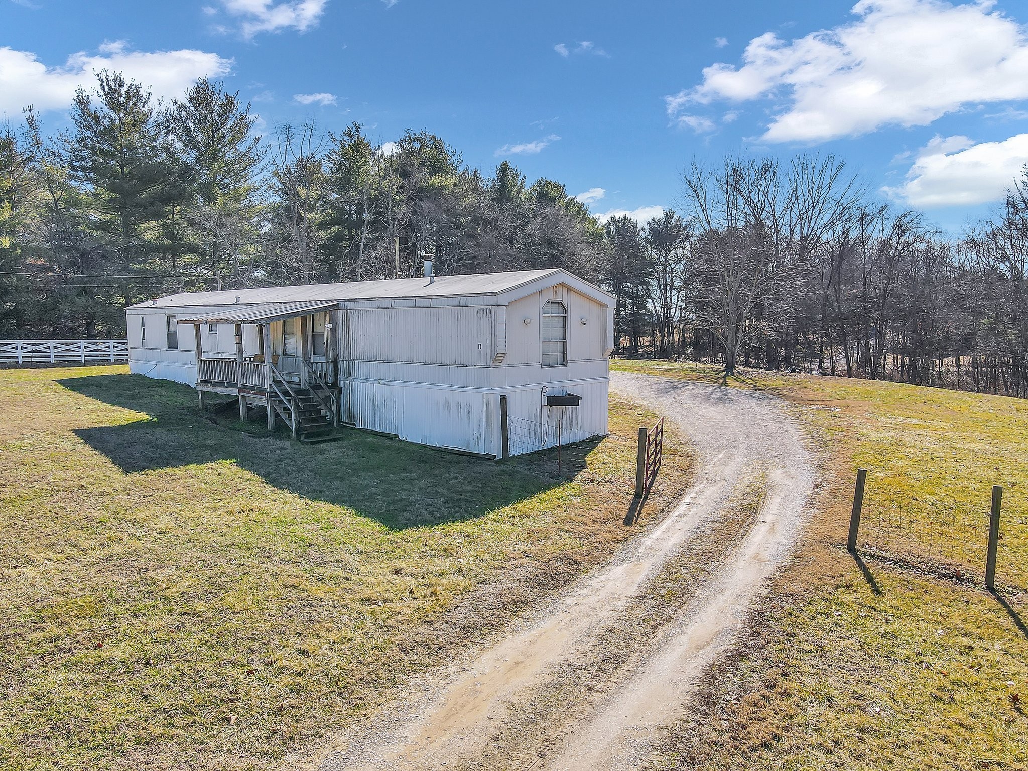 1888 New Lewisburg Hwy Property Photo 6