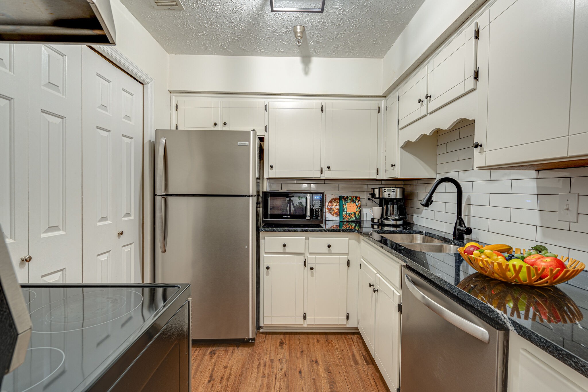 1808 State St Property Photo 6