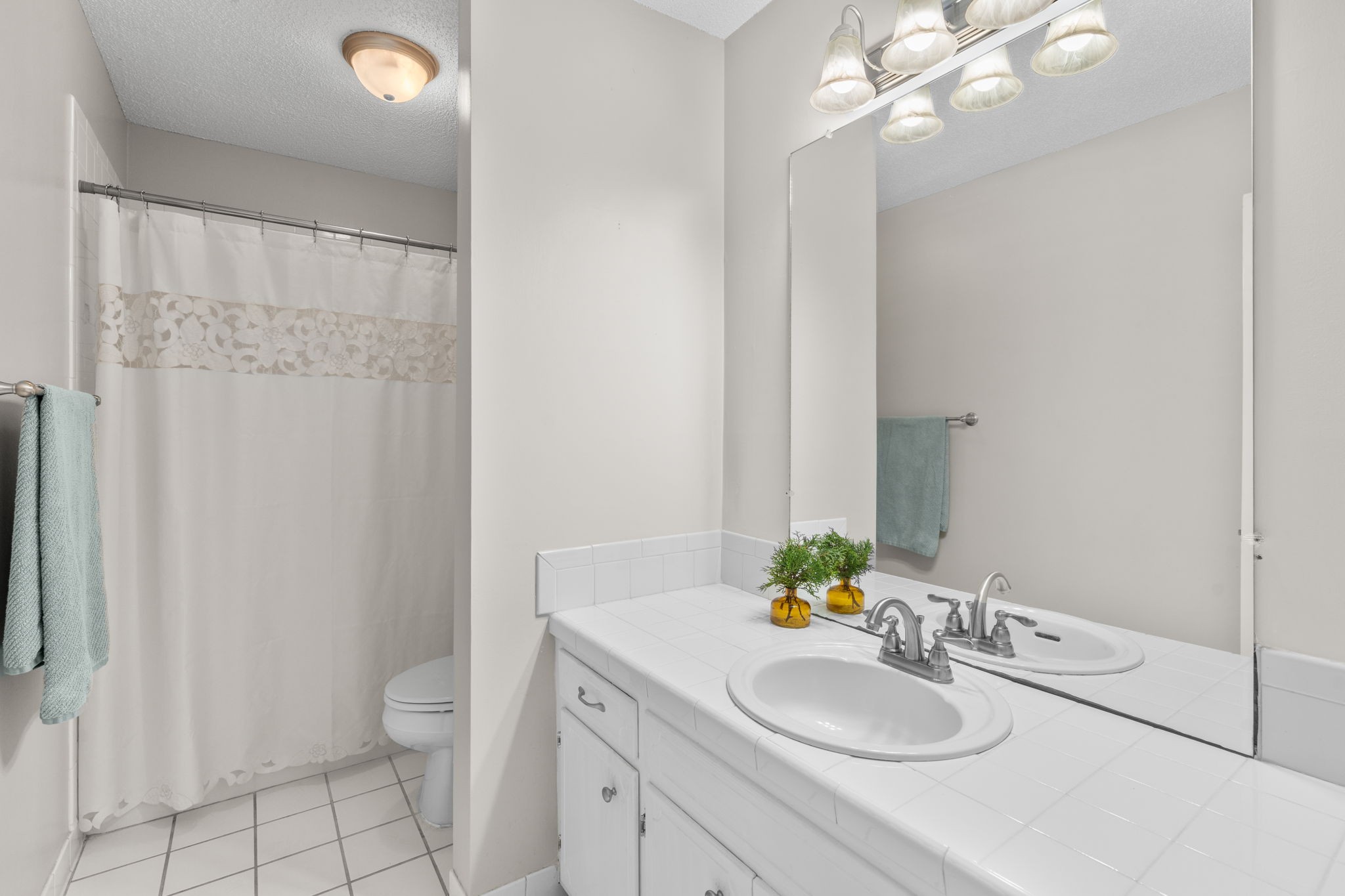 1002 E Northfield Blvd Property Photo 13